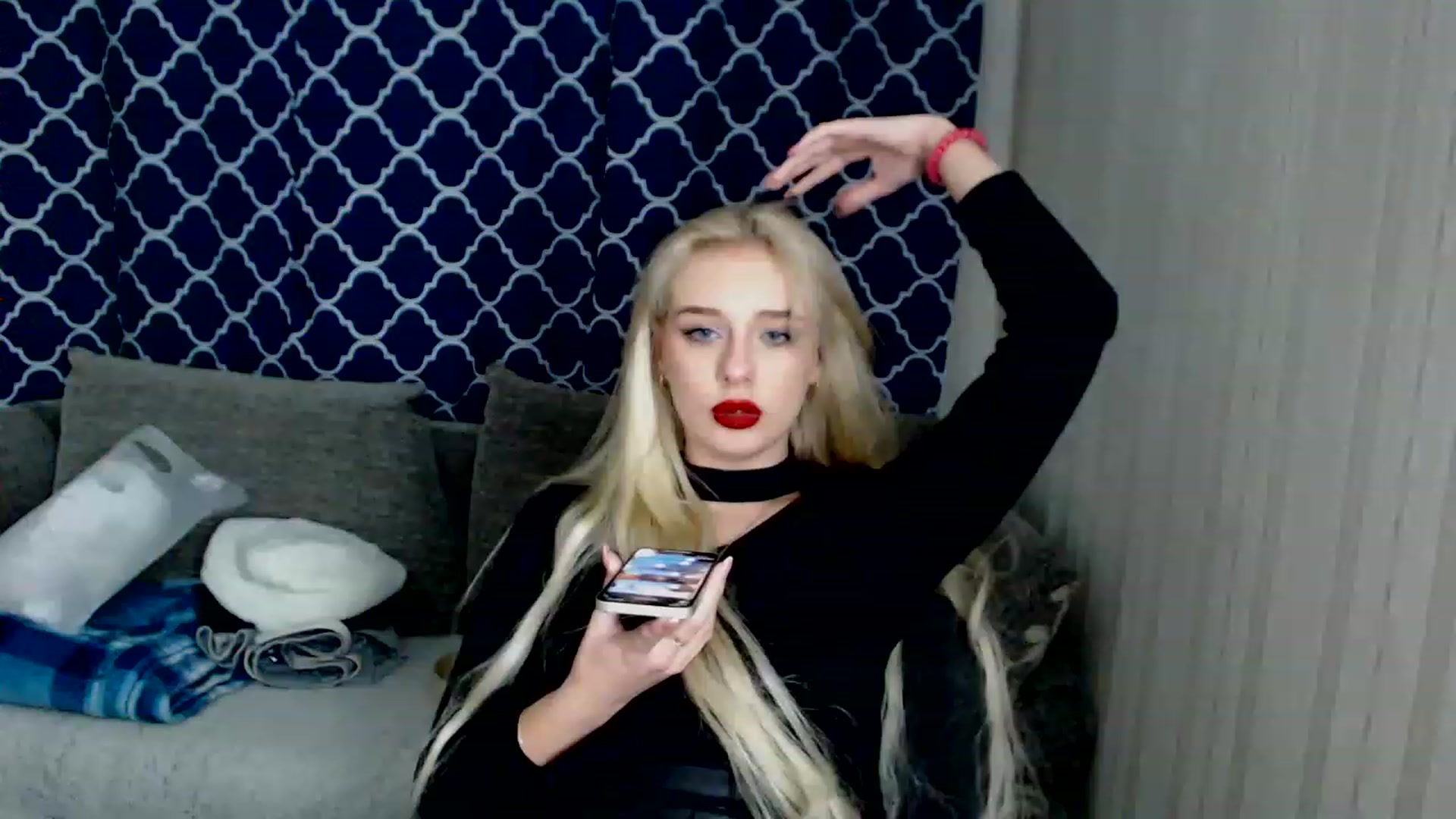 Gallery image thumbnail from Ririma_xo's myfreecams stream on, 12/07/2022, 13:09 image 12 of 20