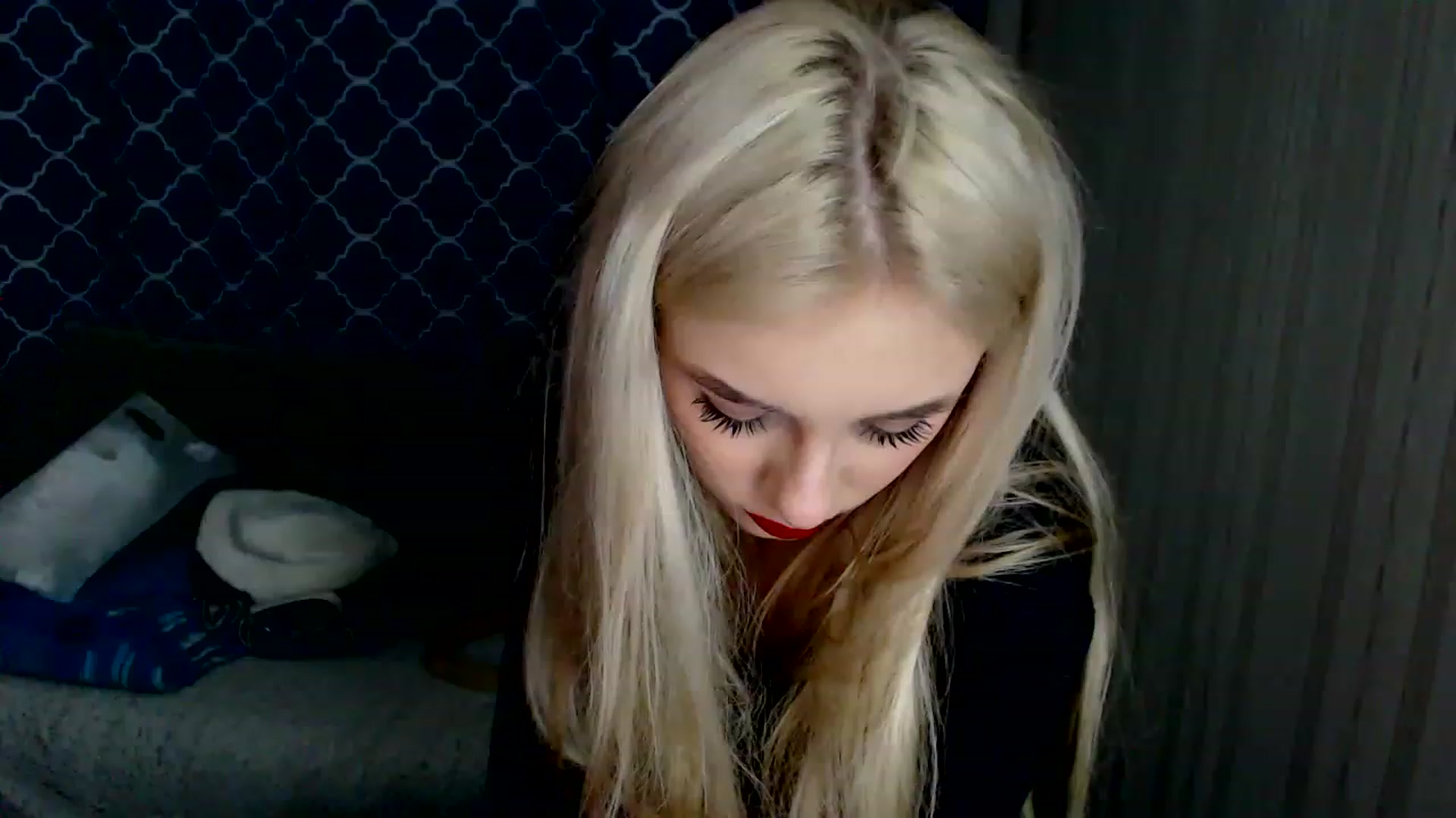 Gallery image thumbnail from Ririma_xo's myfreecams stream on, 12/07/2022, 13:09 image 3 of 20