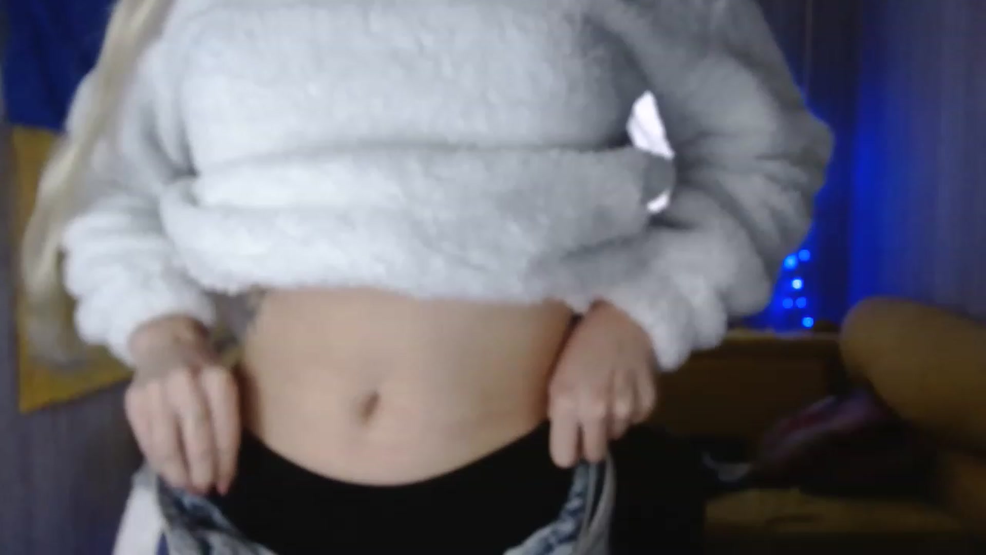 Gallery image thumbnail from Ririma_xo's myfreecams stream on, 12/08/2022, 11:16 image 12 of 20