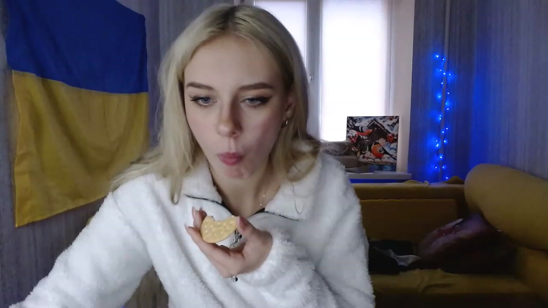 Gallery image thumbnail from Ririma_xo's myfreecams stream on, 12/08/2022, 11:16 image 1 of 20