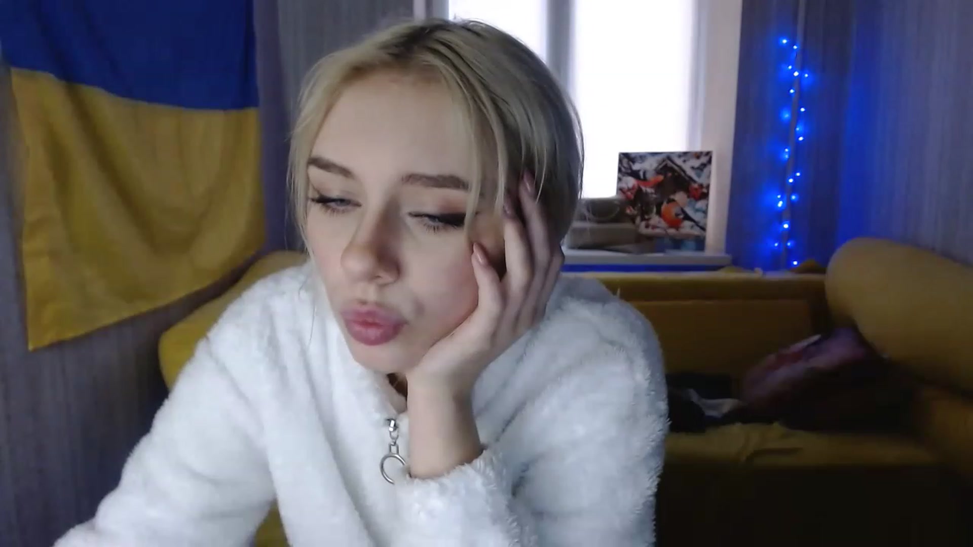 Gallery image thumbnail from Ririma_xo's myfreecams stream on, 12/08/2022, 12:13 image 15 of 20