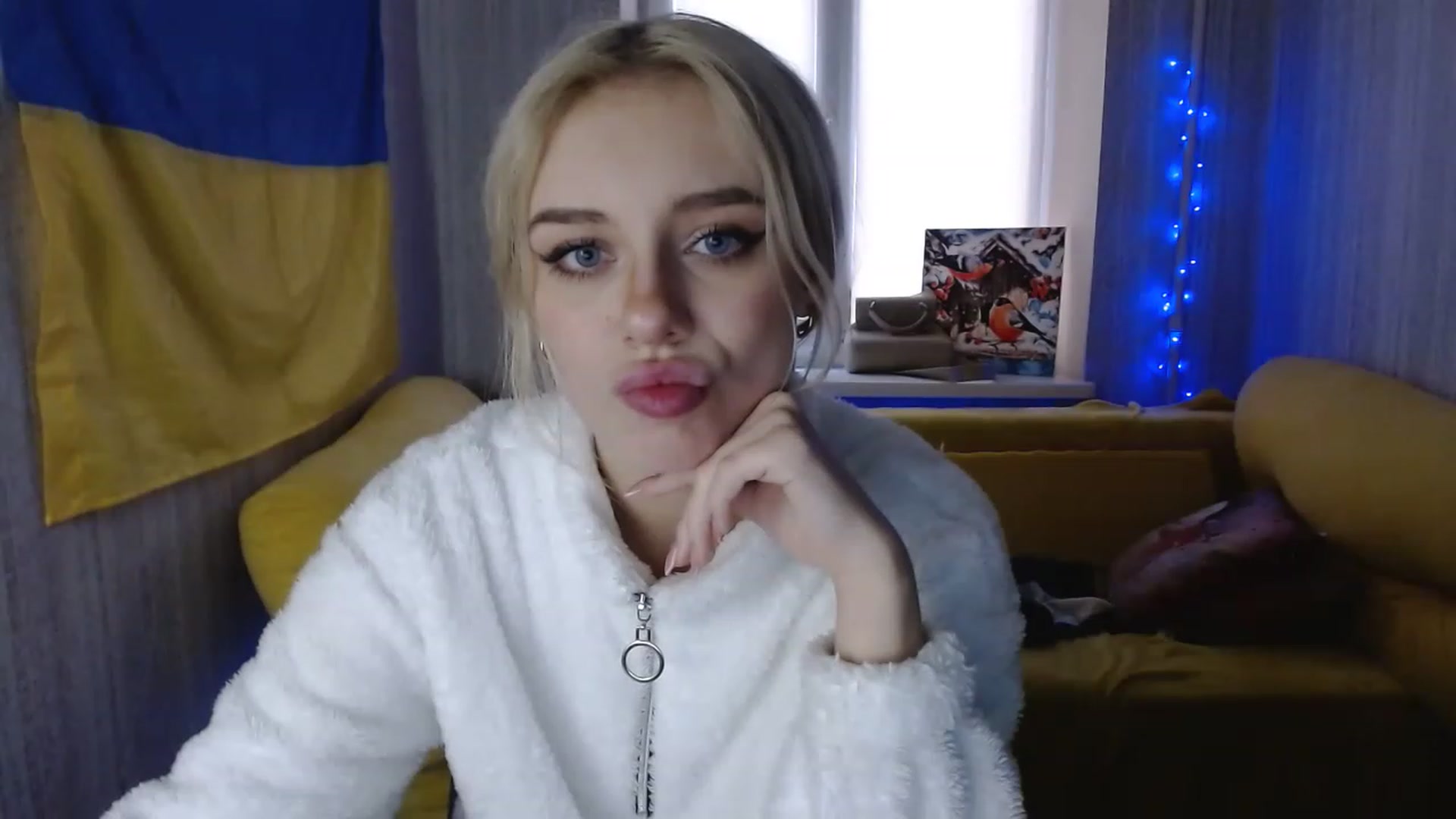 Gallery image thumbnail from Ririma_xo's myfreecams stream on, 12/08/2022, 12:13 image 14 of 20