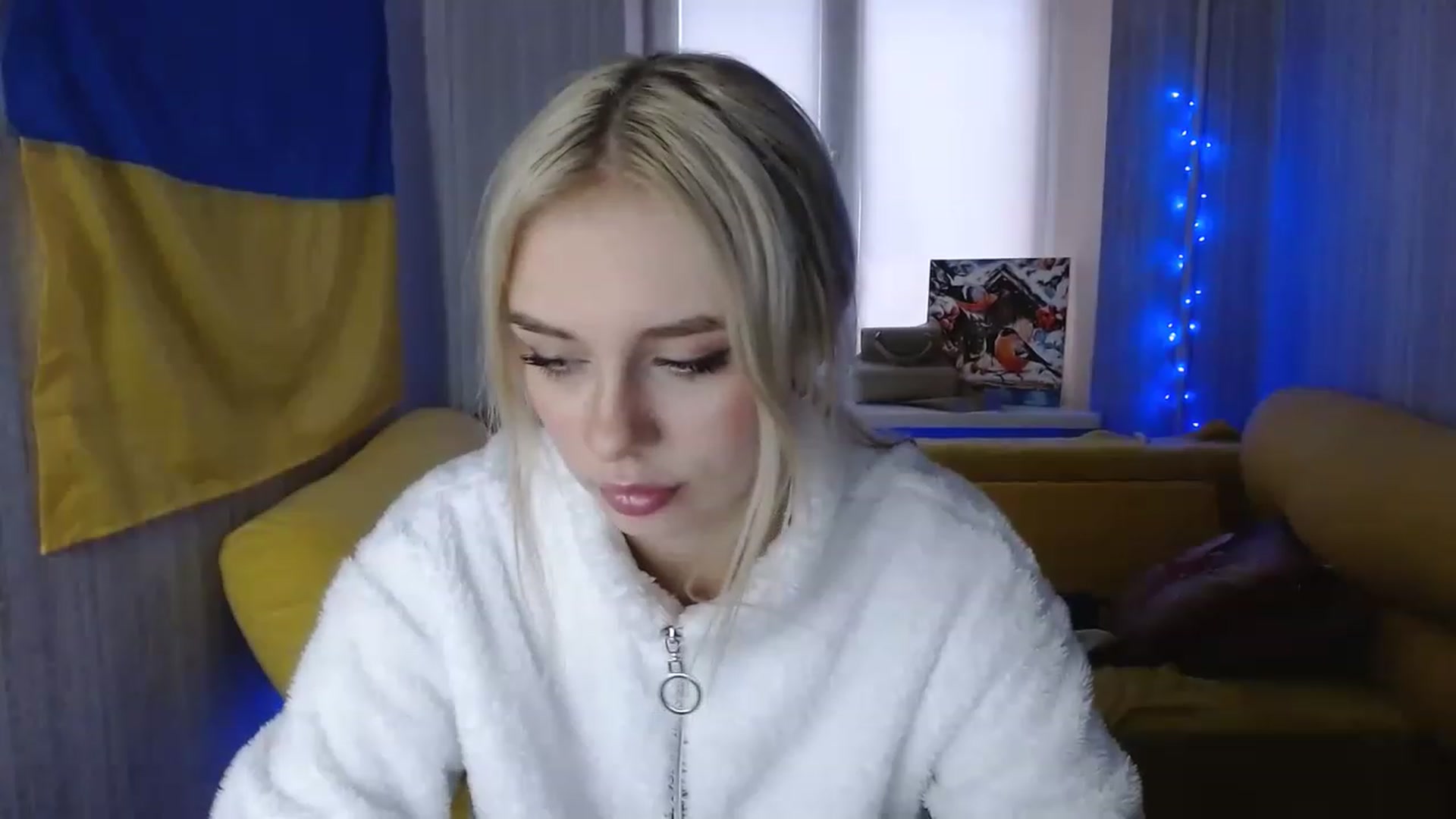Gallery image thumbnail from Ririma_xo's myfreecams stream on, 12/08/2022, 12:56 image 9 of 20