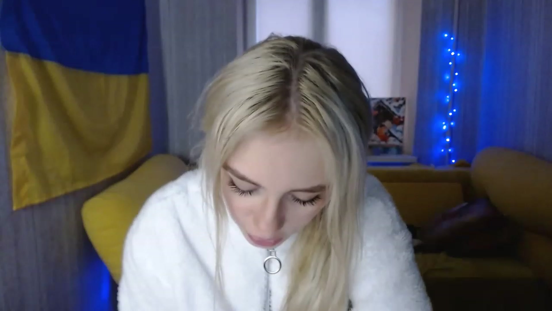 Gallery image thumbnail from Ririma_xo's myfreecams stream on, 12/08/2022, 12:56 image 15 of 20