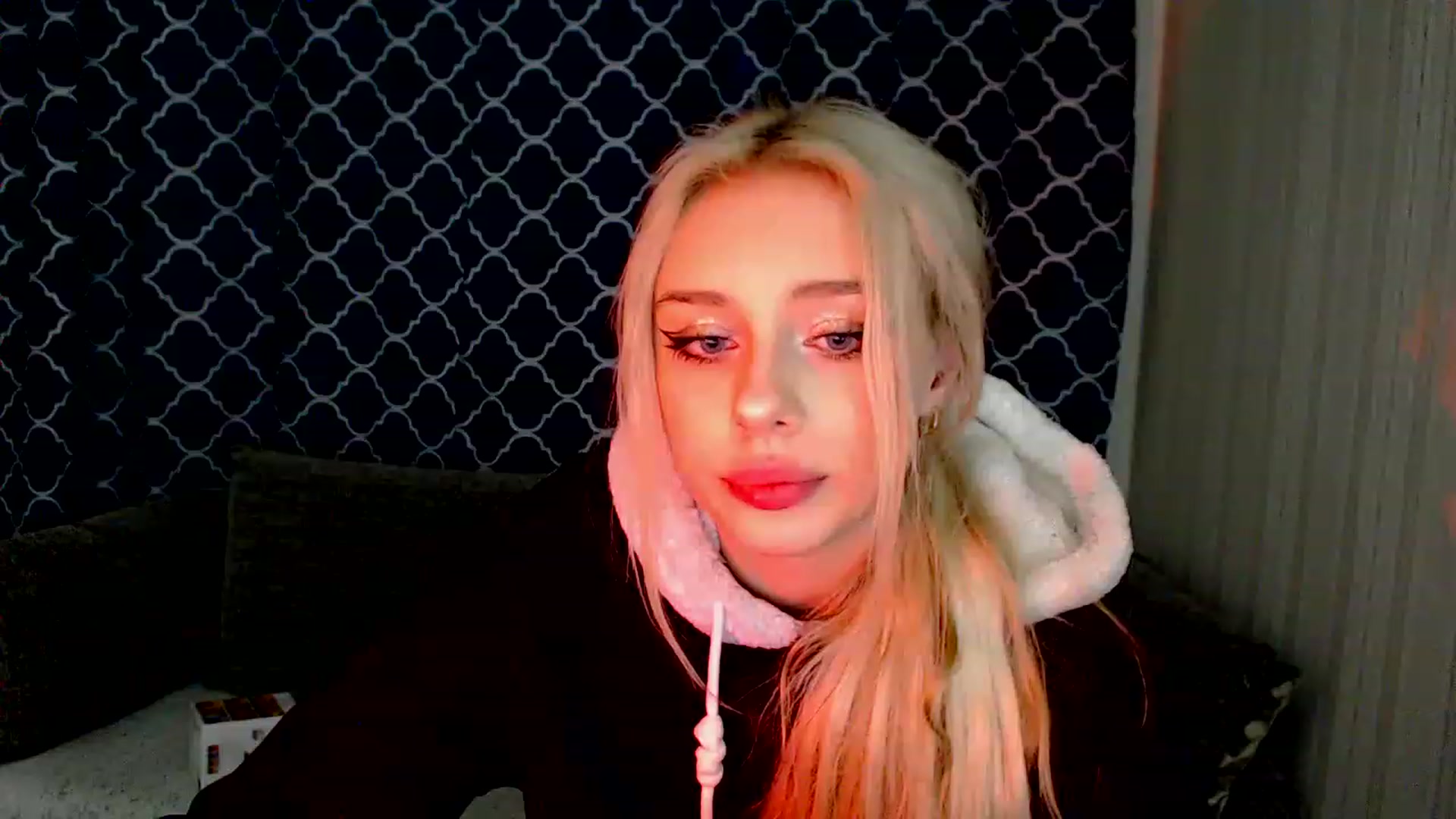 Gallery image thumbnail from Ririma_xo's myfreecams stream on, 12/10/2022, 12:38 image 10 of 20