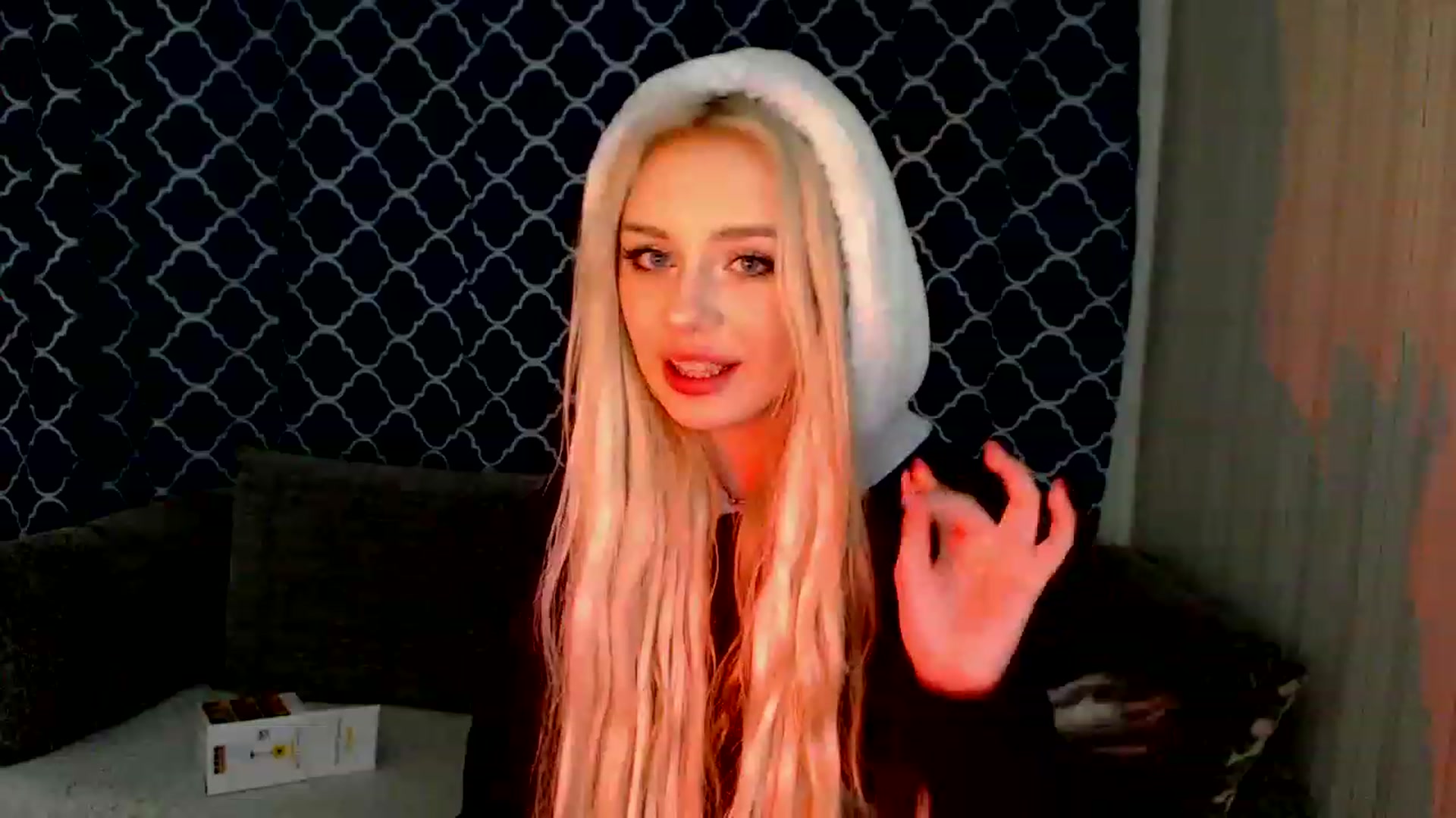 Gallery image thumbnail from Ririma_xo's myfreecams stream on, 12/10/2022, 12:38 image 3 of 20