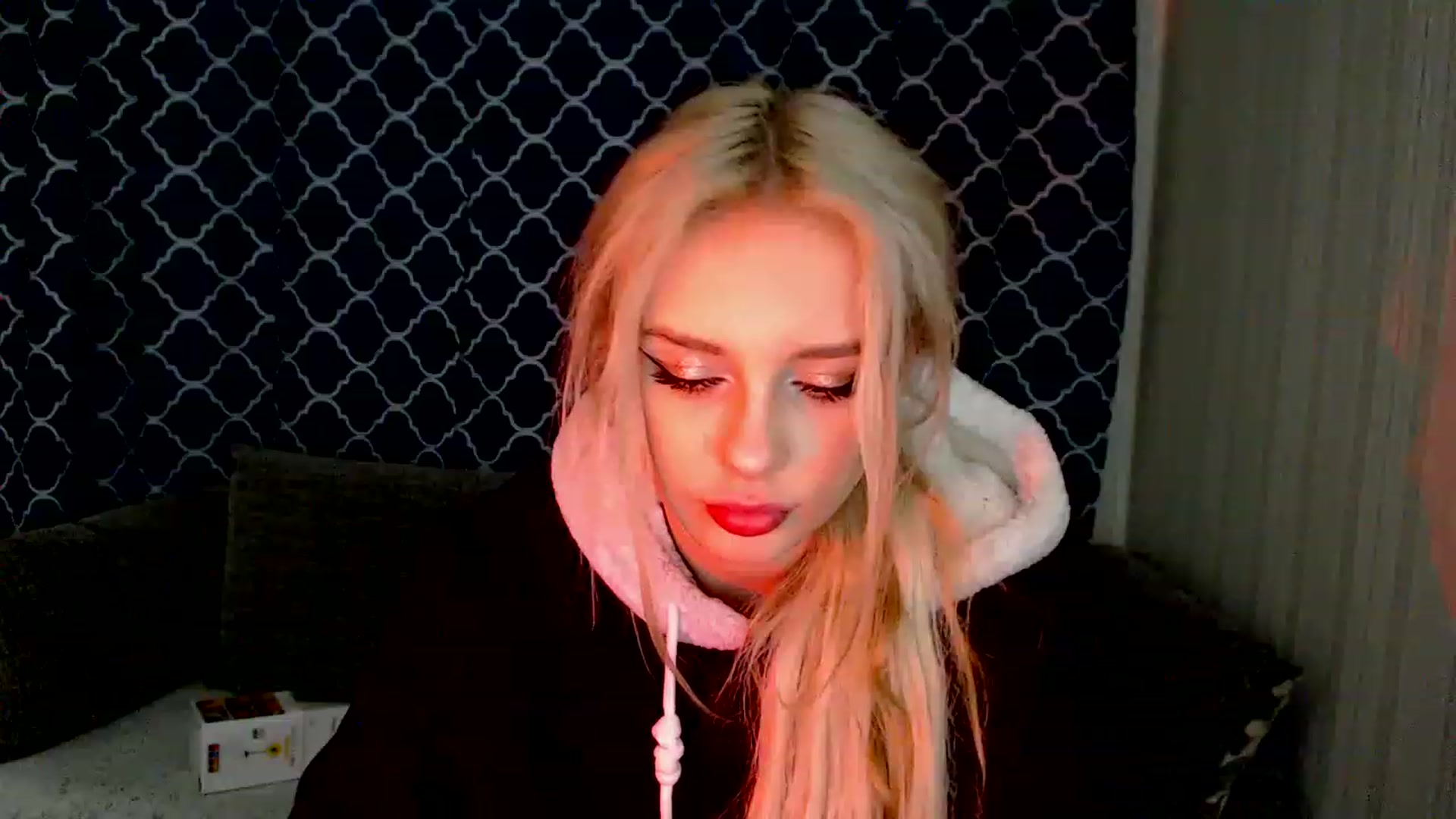 Gallery image thumbnail from Ririma_xo's myfreecams stream on, 12/10/2022, 12:38 image 14 of 20