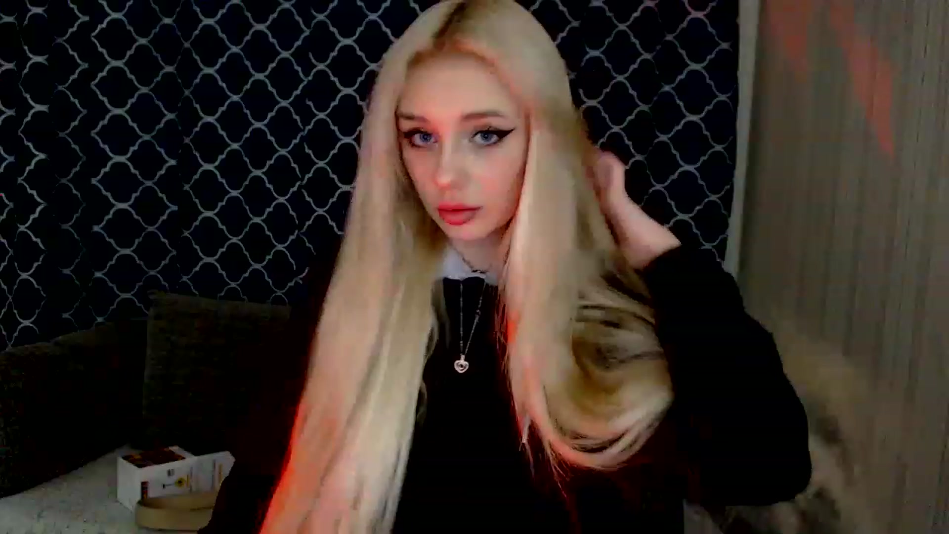 Gallery image thumbnail from Ririma_xo's myfreecams stream on, 12/10/2022, 12:38 image 20 of 20