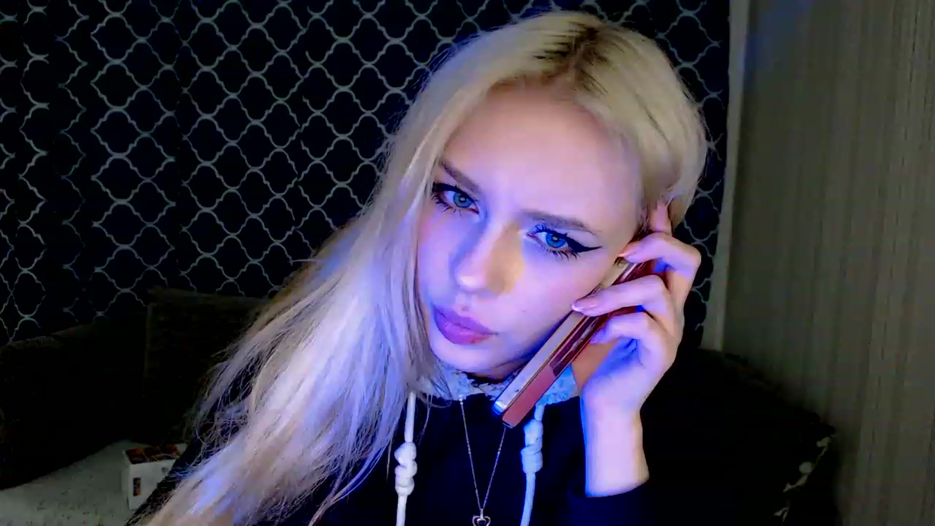 Gallery image thumbnail from Ririma_xo's myfreecams stream on, 12/10/2022, 12:38 image 15 of 20