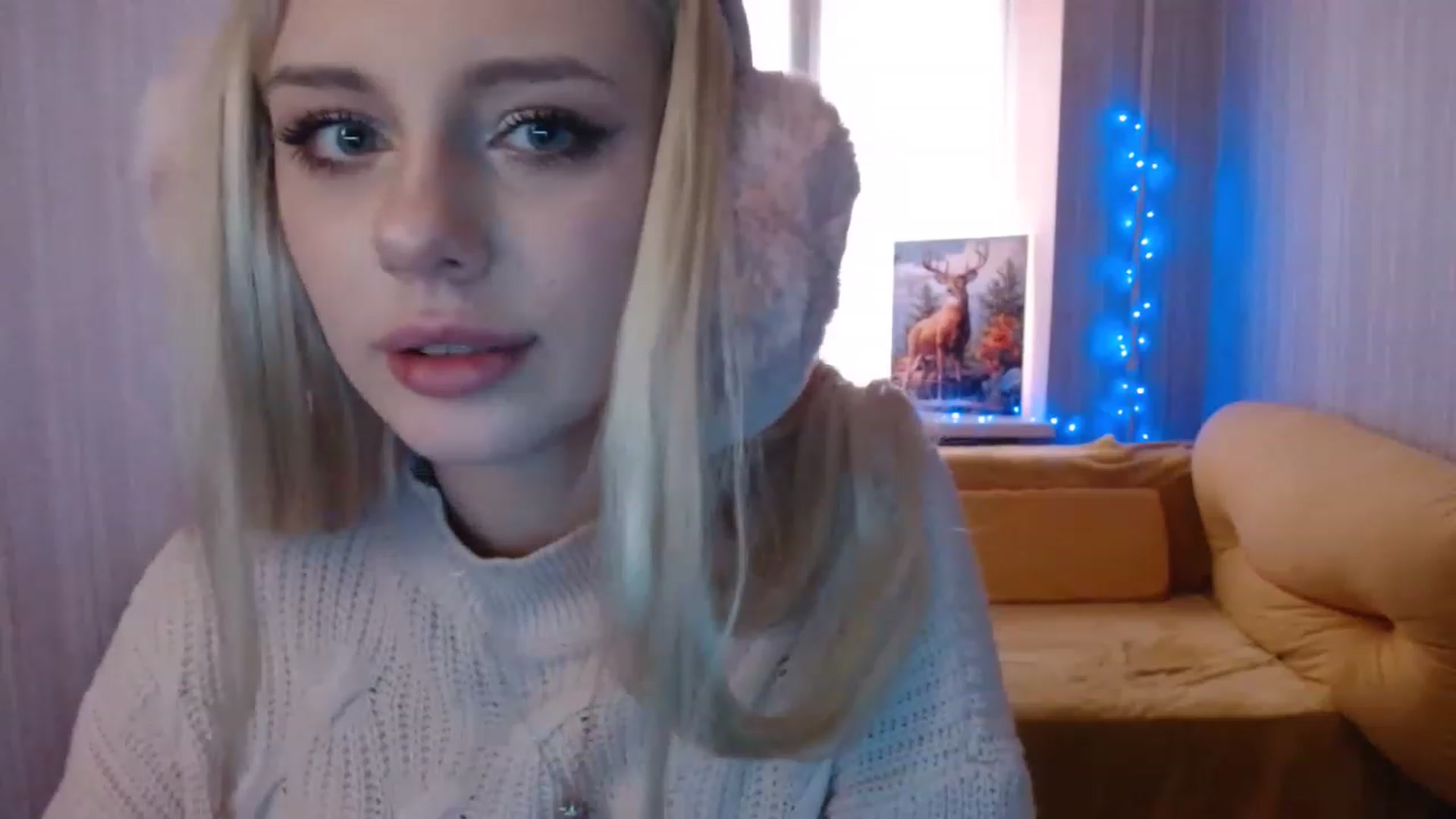 Gallery image thumbnail from Ririma_xo's myfreecams stream on, 12/17/2022, 11:50 image 18 of 20