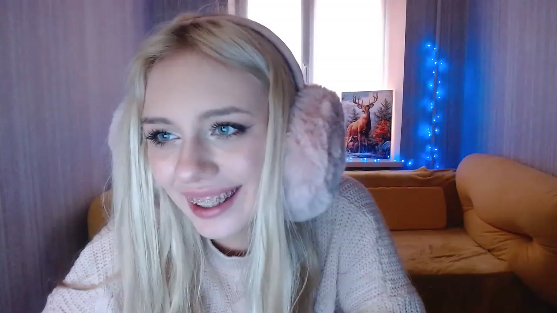 Gallery image thumbnail from Ririma_xo's myfreecams stream on, 12/17/2022, 11:50 image 17 of 20
