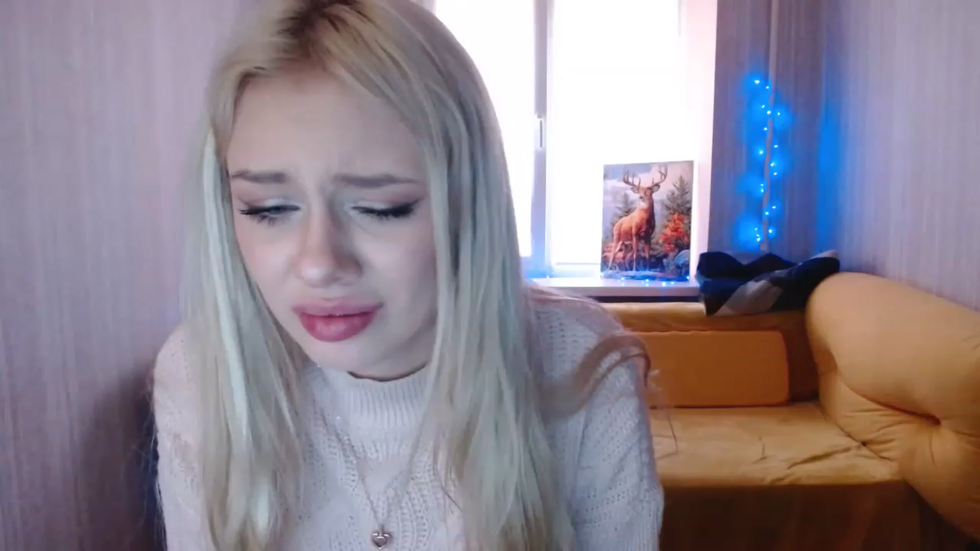 Gallery image thumbnail from Ririma_xo's myfreecams stream on, 12/17/2022, 11:50 image 3 of 20