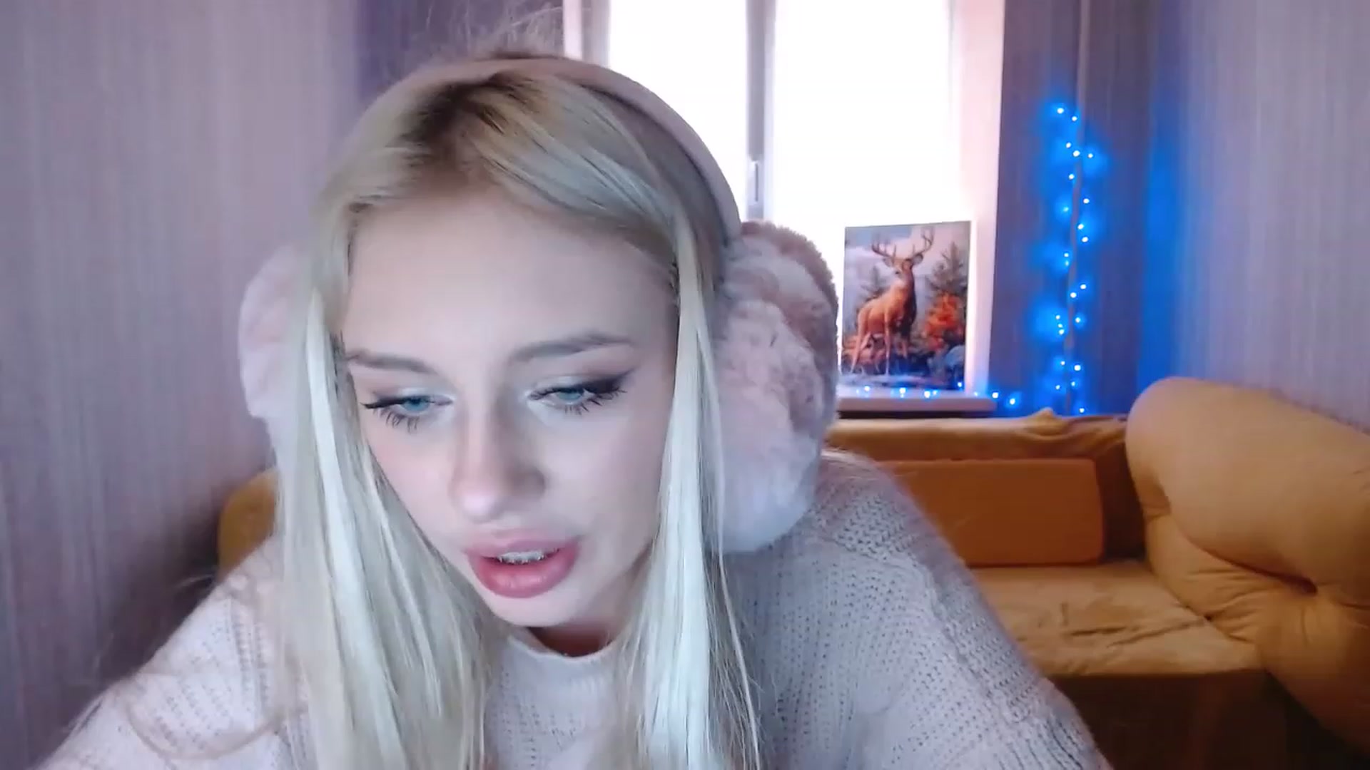 Gallery image thumbnail from Ririma_xo's myfreecams stream on, 12/17/2022, 11:50 image 7 of 20