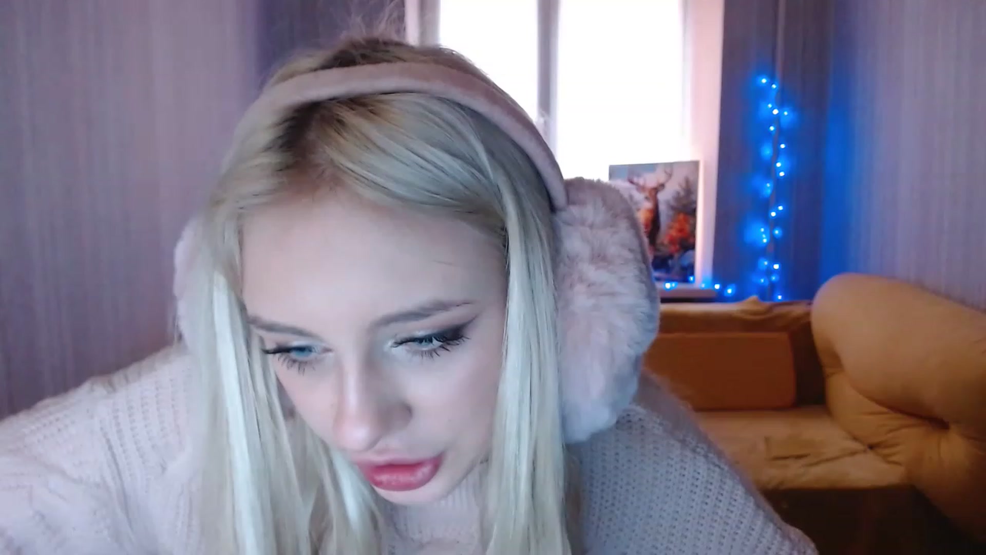 Gallery image thumbnail from Ririma_xo's myfreecams stream on, 12/17/2022, 11:50 image 8 of 20