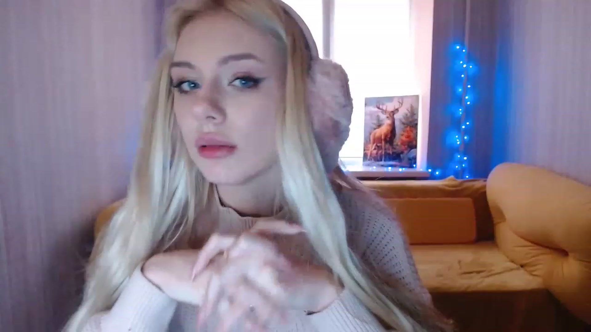 Gallery image thumbnail from Ririma_xo's myfreecams stream on, 12/17/2022, 11:50 image 9 of 20