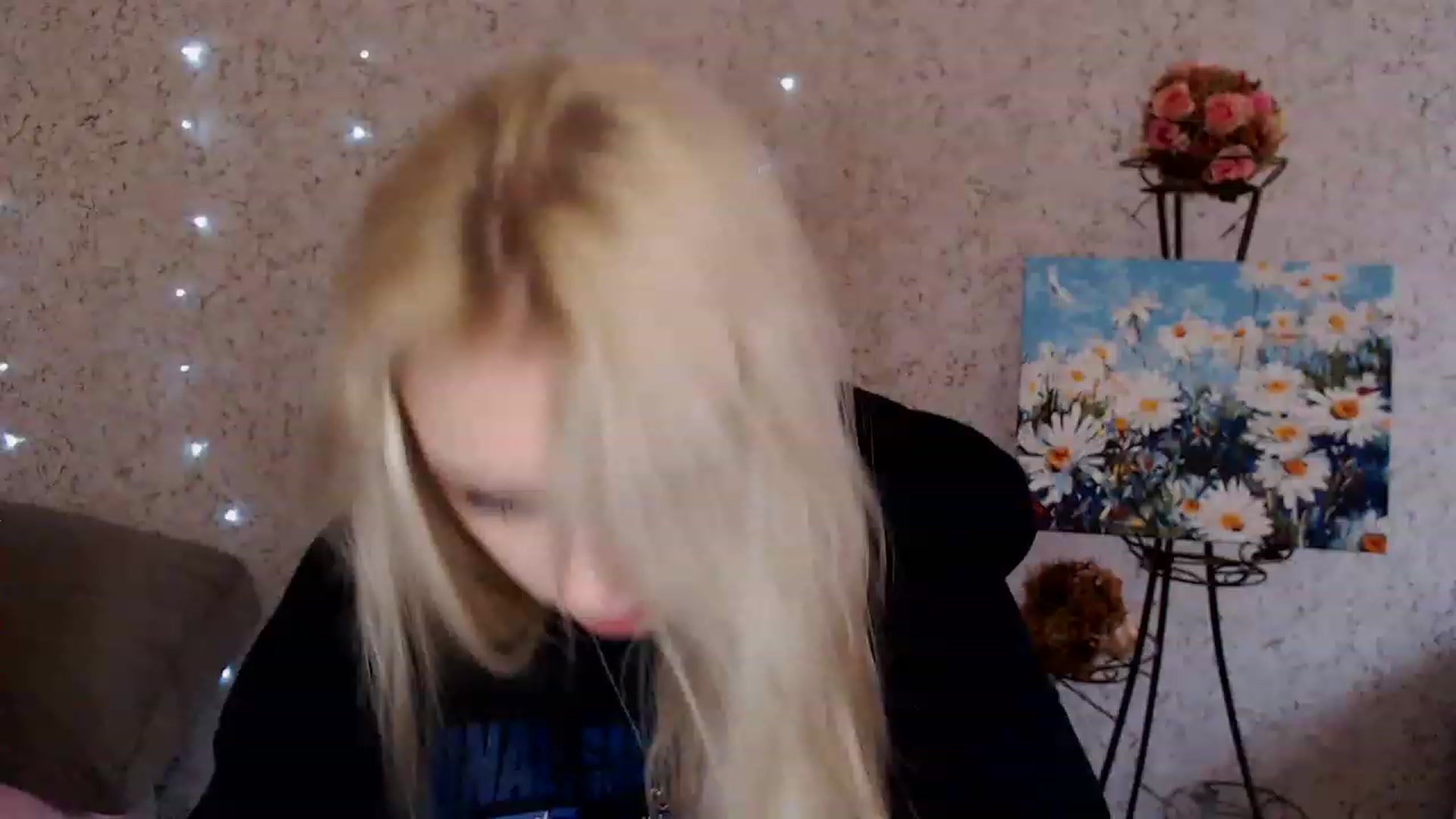 Gallery image thumbnail from Ririma_xo's myfreecams stream on, 12/22/2022, 11:01 image 13 of 20