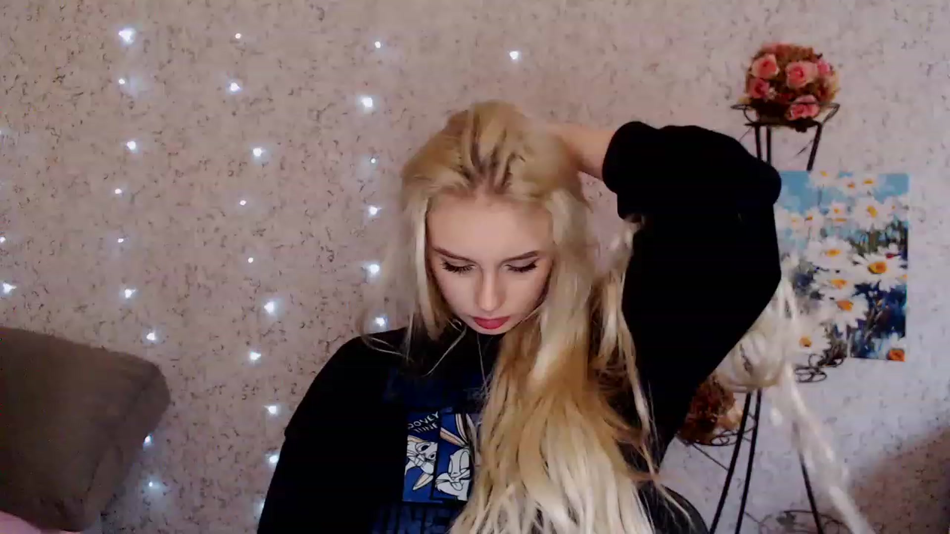 Gallery image thumbnail from Ririma_xo's myfreecams stream on, 12/22/2022, 11:01 image 7 of 20