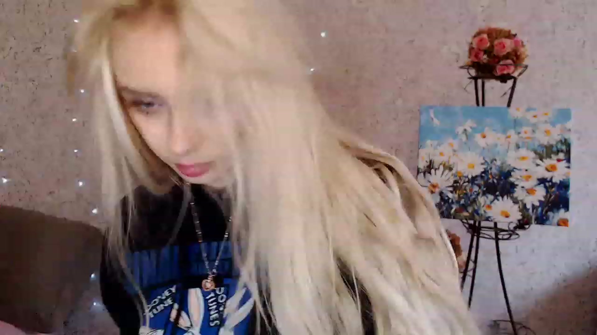 Gallery image thumbnail from Ririma_xo's myfreecams stream on, 12/22/2022, 11:01 image 10 of 20