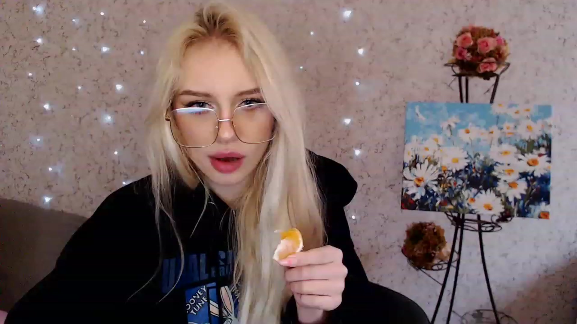 Gallery image thumbnail from Ririma_xo's myfreecams stream on, 12/22/2022, 11:01 image 3 of 20