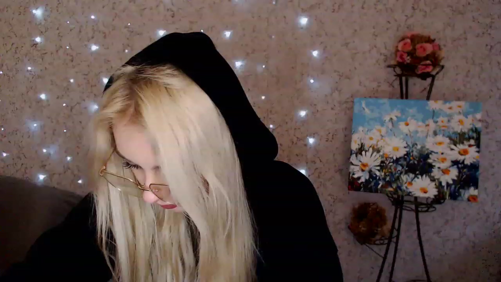 Gallery image thumbnail from Ririma_xo's myfreecams stream on, 12/22/2022, 13:03 image 18 of 20