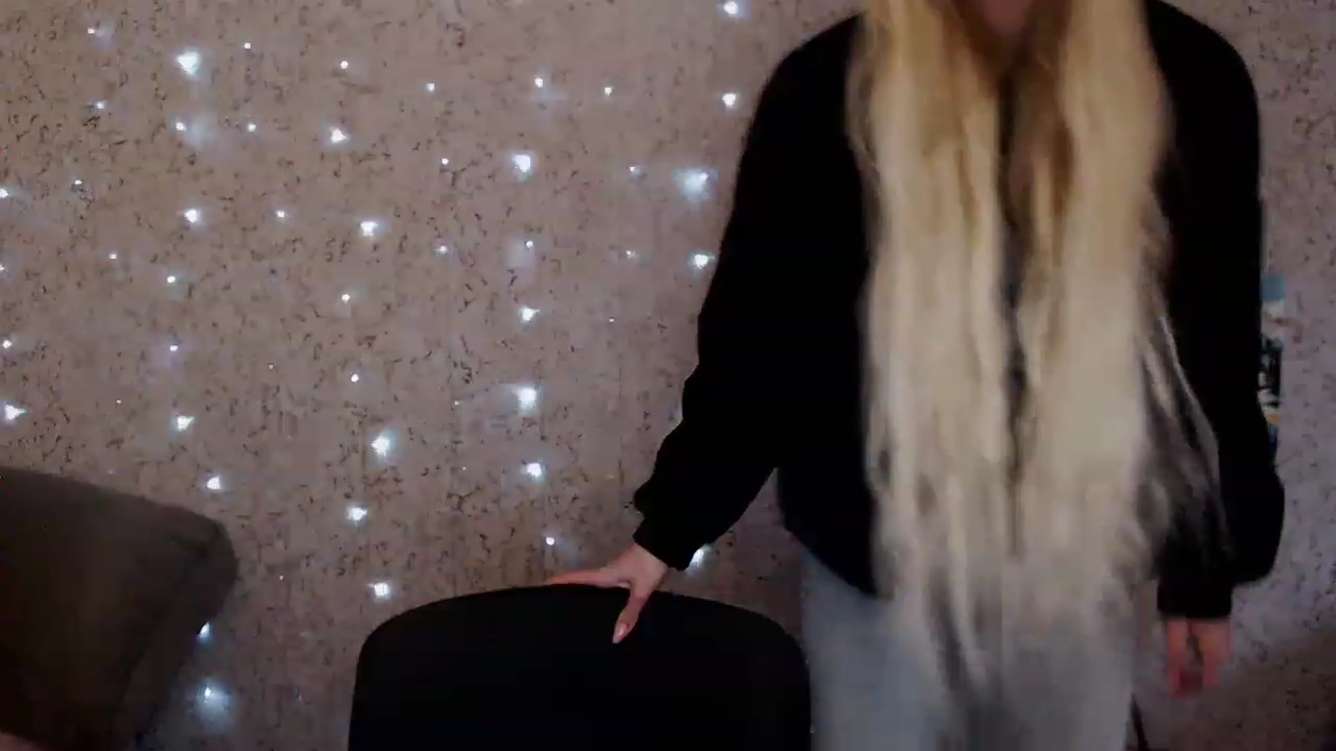 Gallery image thumbnail from Ririma_xo's myfreecams stream on, 12/22/2022, 13:03 image 2 of 20