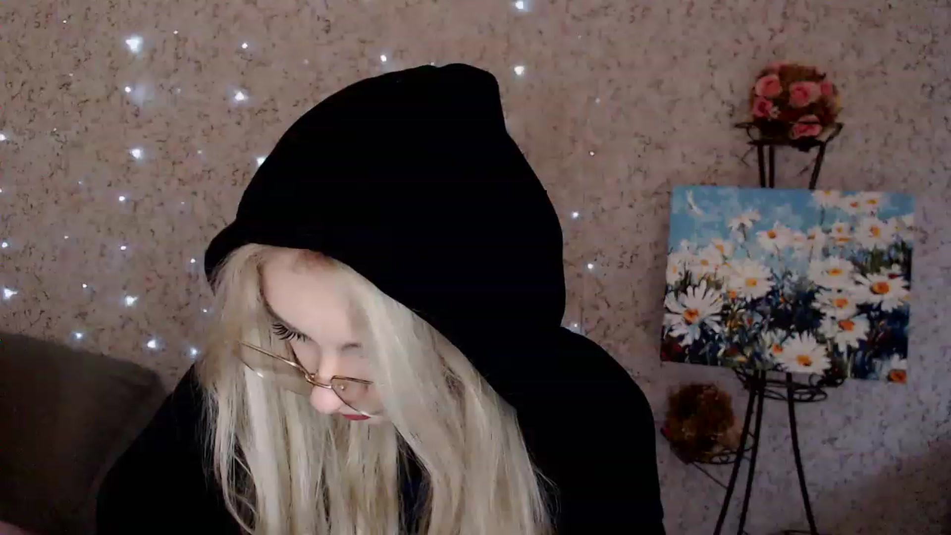 Gallery image thumbnail from Ririma_xo's myfreecams stream on, 12/22/2022, 13:03 image 6 of 20