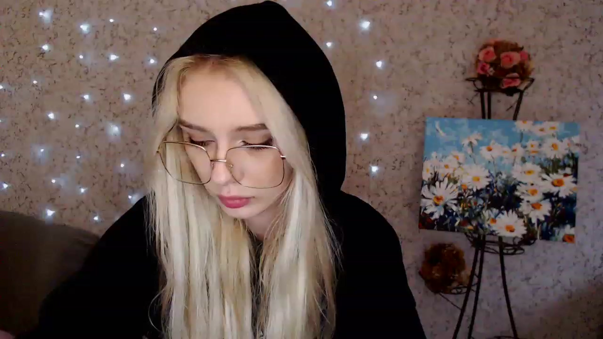 Gallery image thumbnail from Ririma_xo's myfreecams stream on, 12/22/2022, 13:03 image 4 of 20