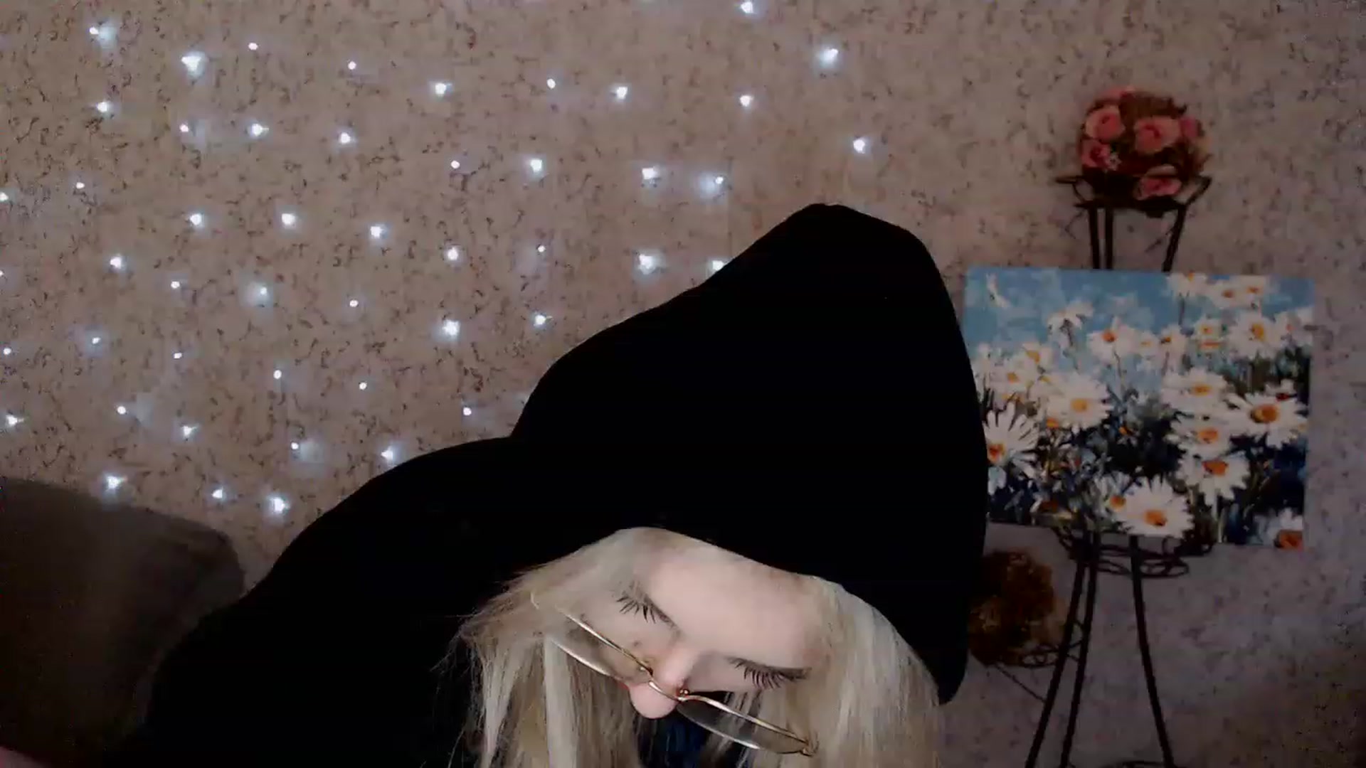 Gallery image thumbnail from Ririma_xo's myfreecams stream on, 12/22/2022, 13:03 image 20 of 20