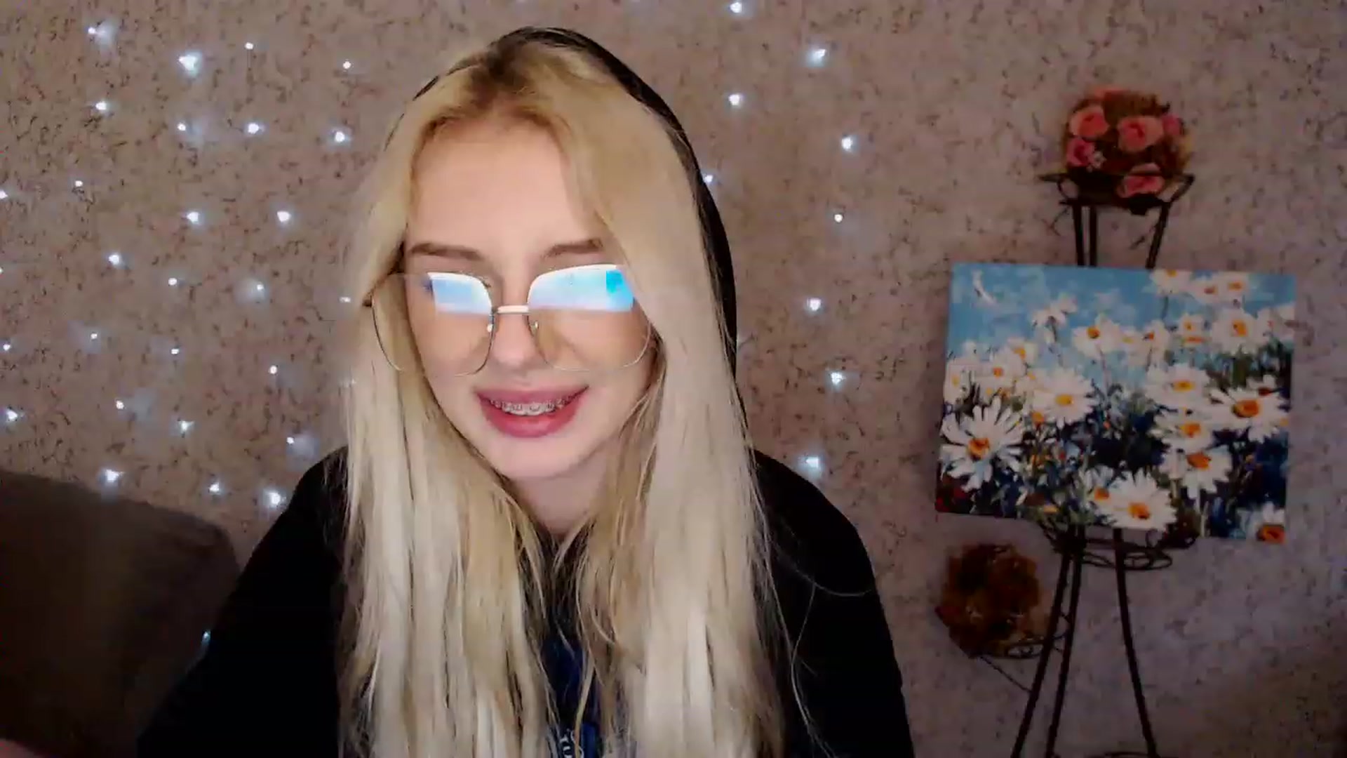 Gallery image thumbnail from Ririma_xo's myfreecams stream on, 12/22/2022, 13:03 image 13 of 20
