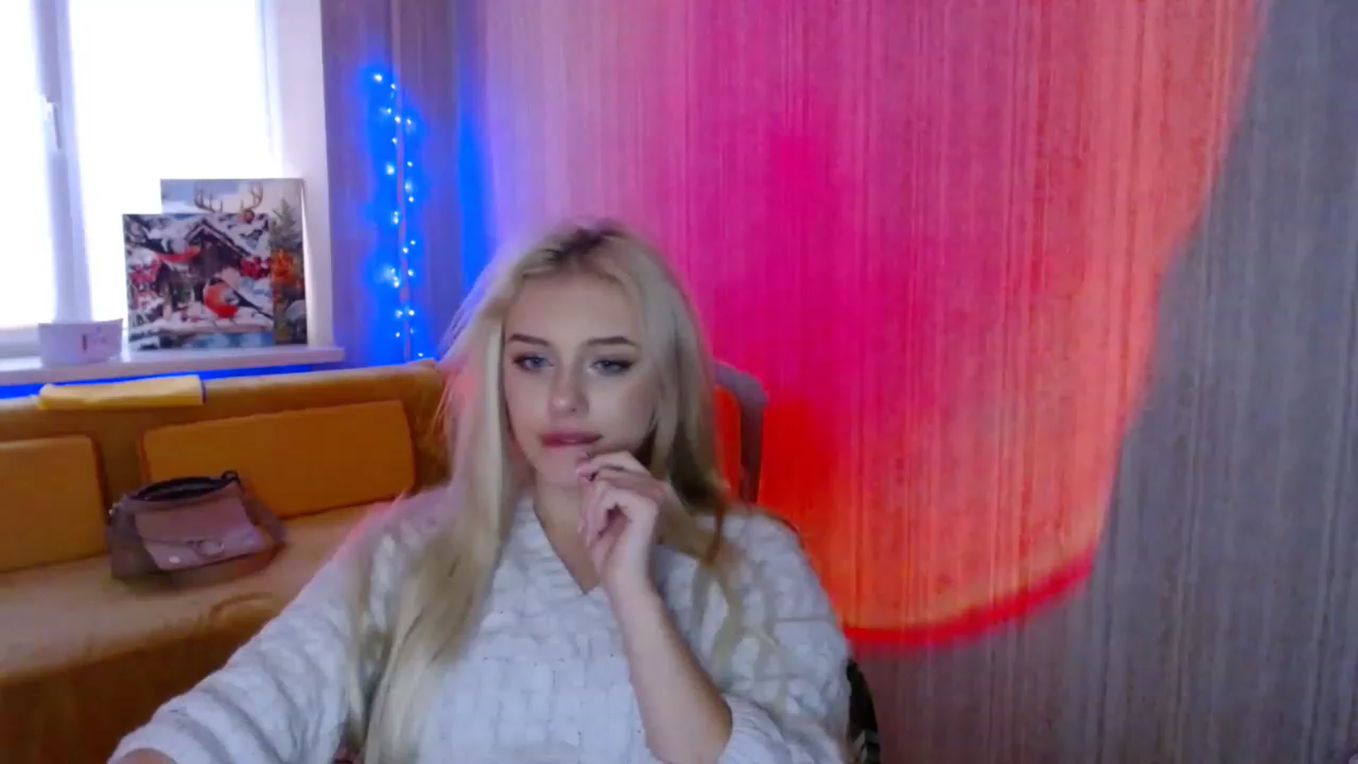 Gallery image thumbnail from Ririma_xo's myfreecams stream on, 12/23/2022, 13:10 image 9 of 20