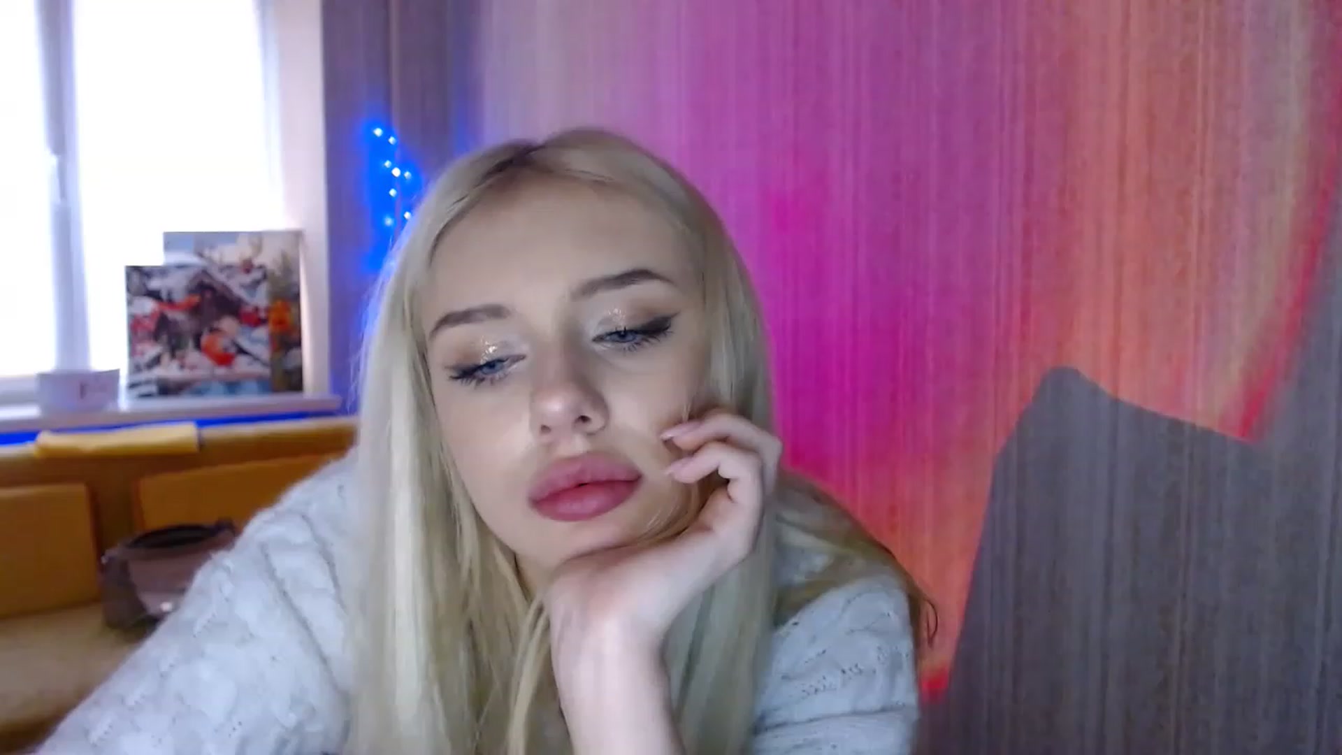 Gallery image thumbnail from Ririma_xo's myfreecams stream on, 12/23/2022, 13:10 image 4 of 20
