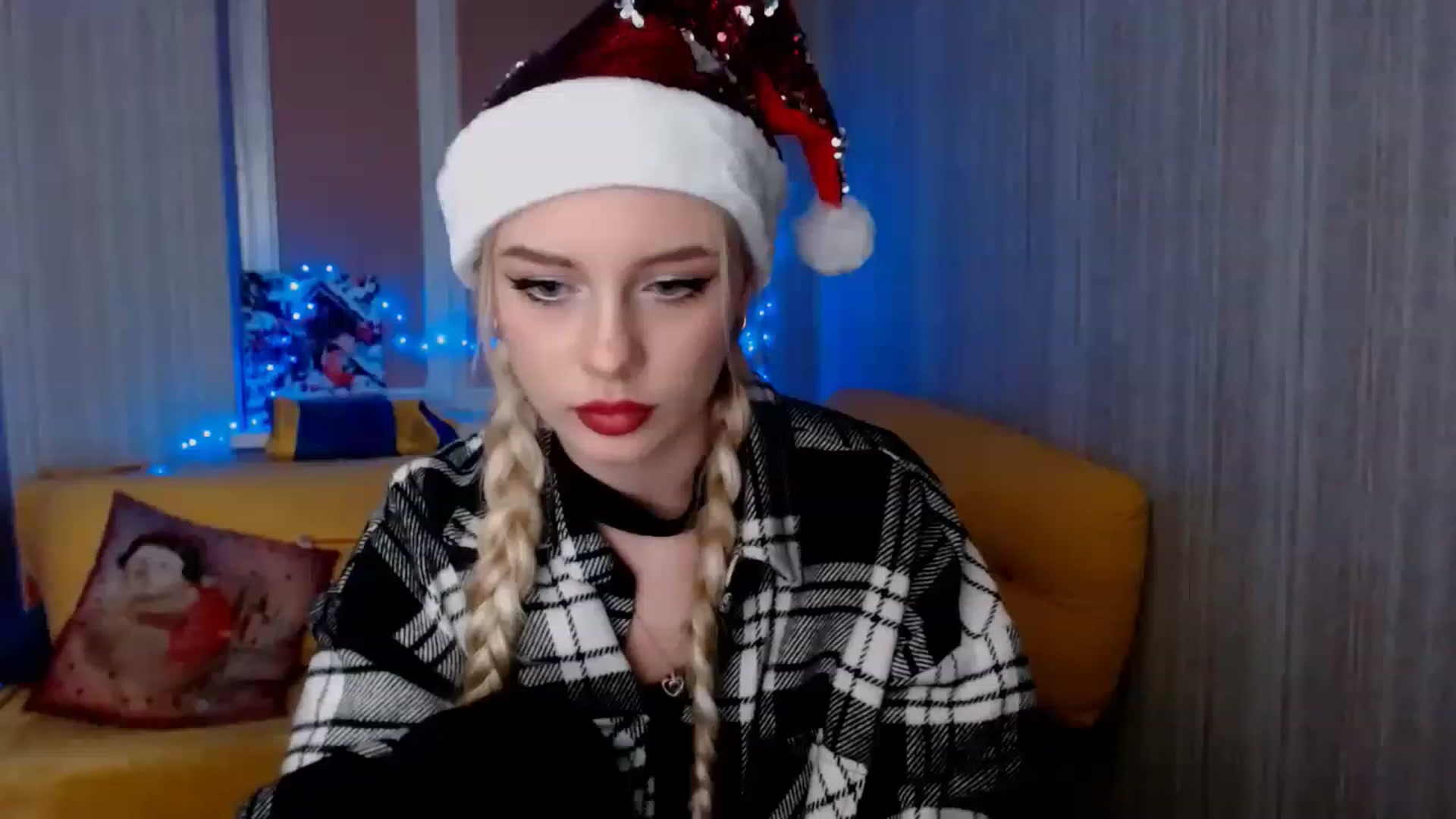 Gallery image thumbnail from Ririma_xo's myfreecams stream on, 12/24/2022, 14:15 image 18 of 20