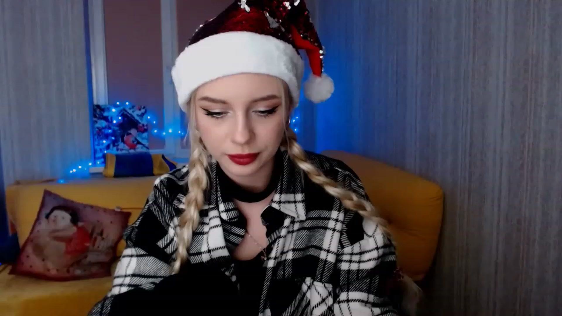 Gallery image thumbnail from Ririma_xo's myfreecams stream on, 12/24/2022, 14:15 image 16 of 20