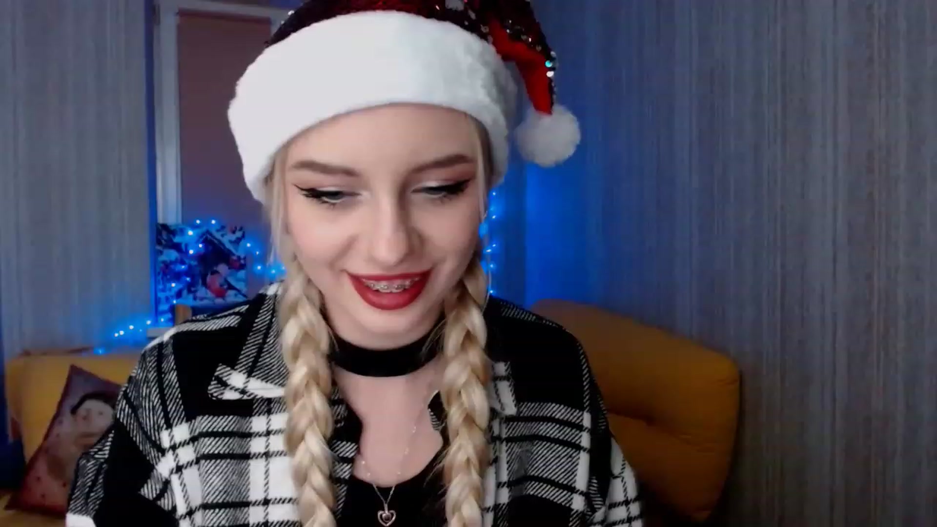 Gallery image thumbnail from Ririma_xo's myfreecams stream on, 12/24/2022, 14:15 image 11 of 20