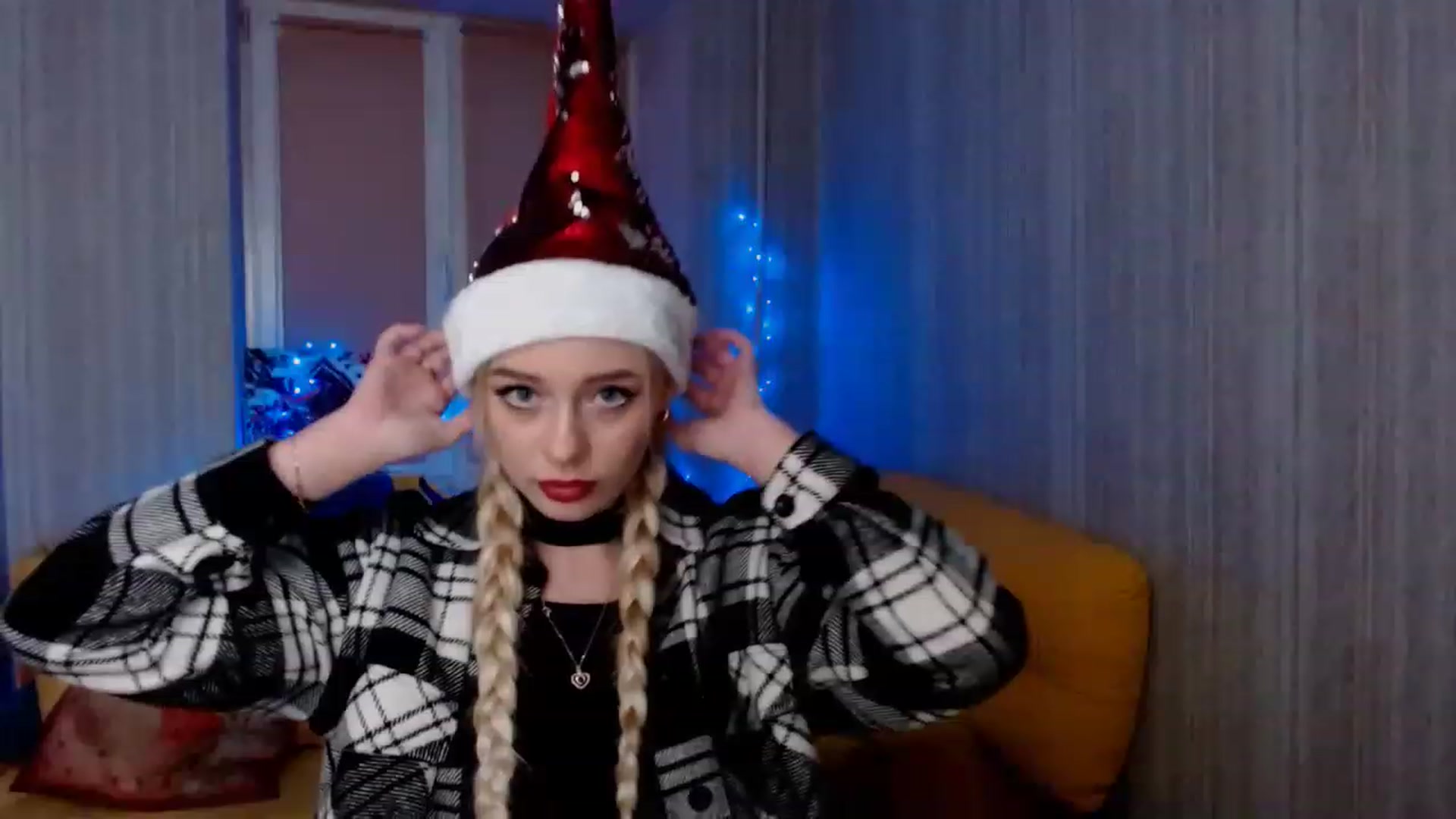 Gallery image thumbnail from Ririma_xo's myfreecams stream on, 12/24/2022, 14:15 image 5 of 20
