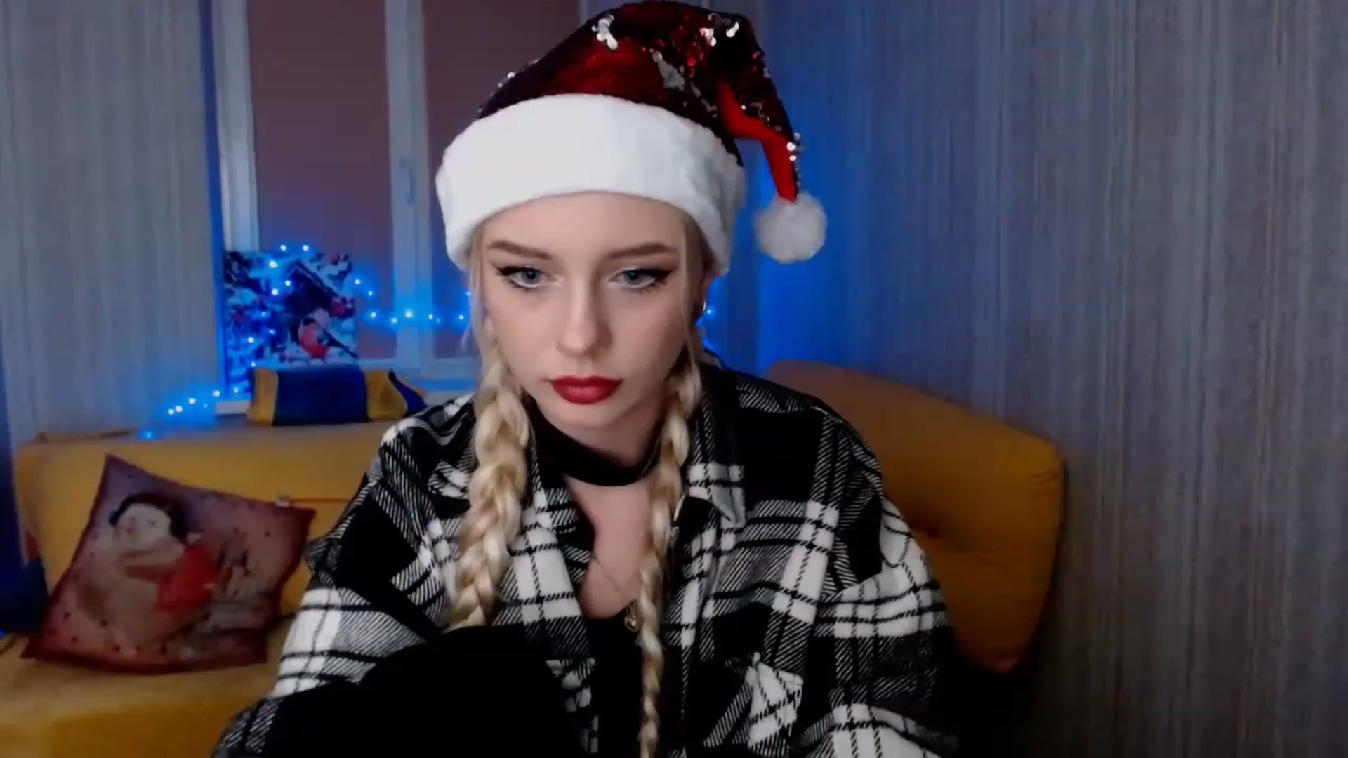 Gallery image thumbnail from Ririma_xo's myfreecams stream on, 12/24/2022, 14:15 image 17 of 20