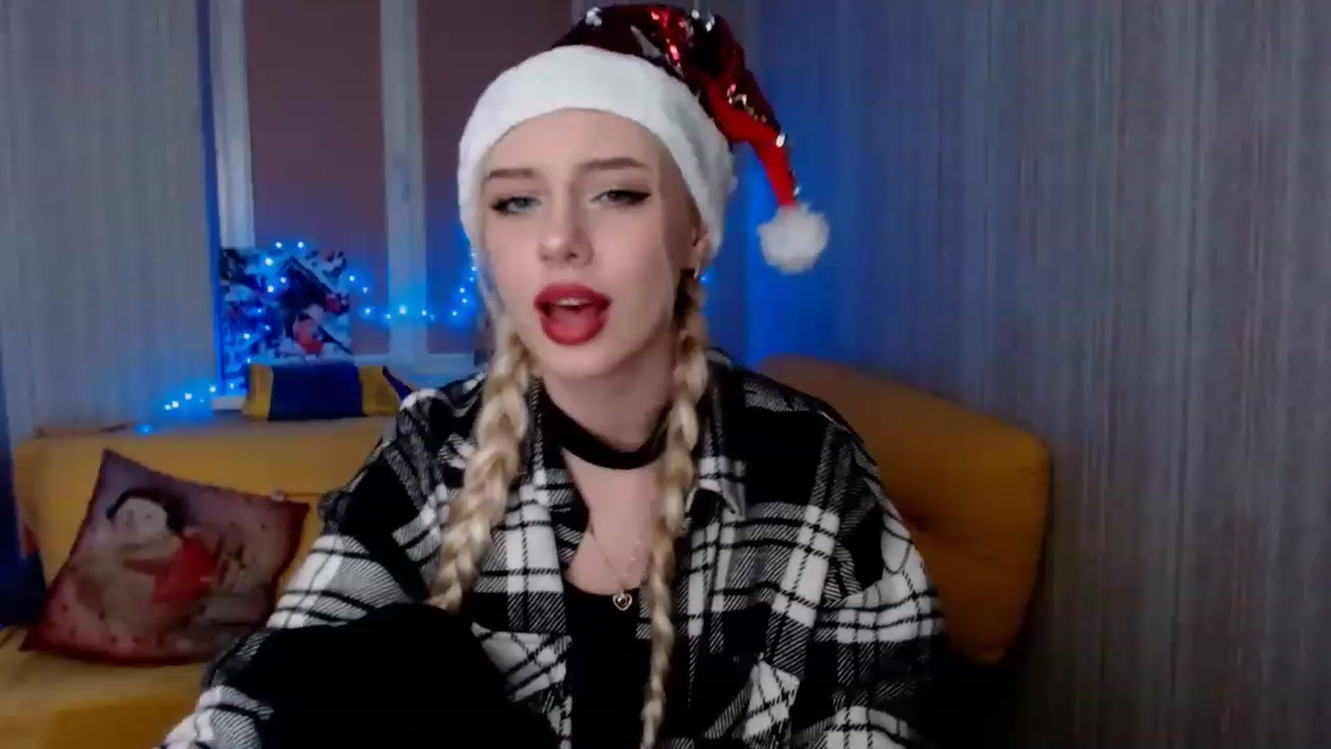 Gallery image thumbnail from Ririma_xo's myfreecams stream on, 12/24/2022, 14:15 image 19 of 20