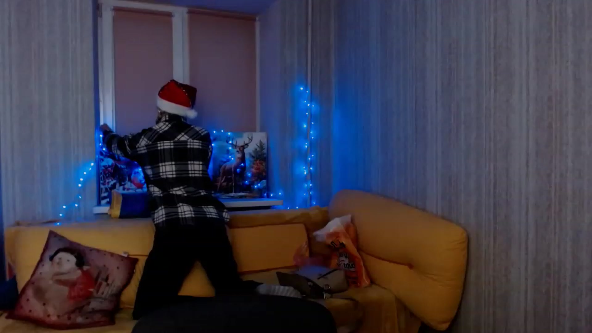 Gallery image thumbnail from Ririma_xo's myfreecams stream on, 12/24/2022, 14:15 image 3 of 20