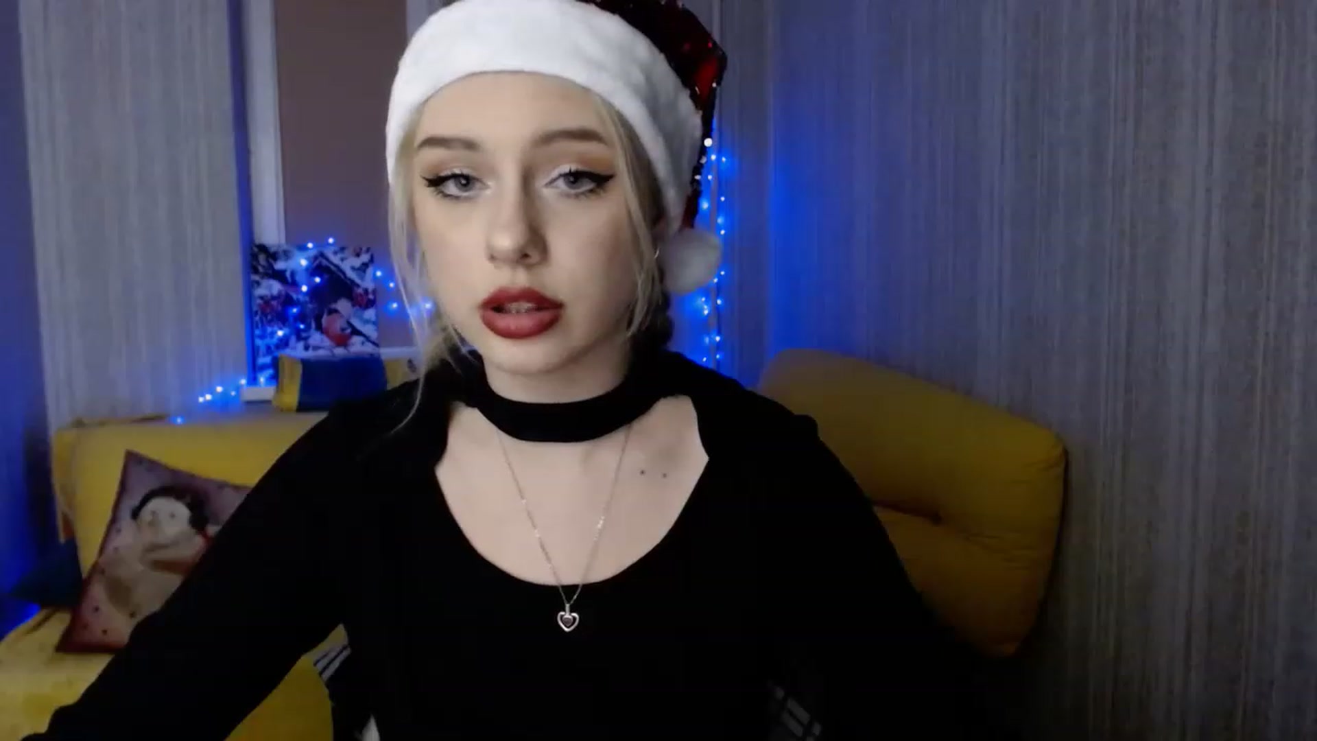 Gallery image thumbnail from Ririma_xo's myfreecams stream on, 12/24/2022, 17:04 image 13 of 20
