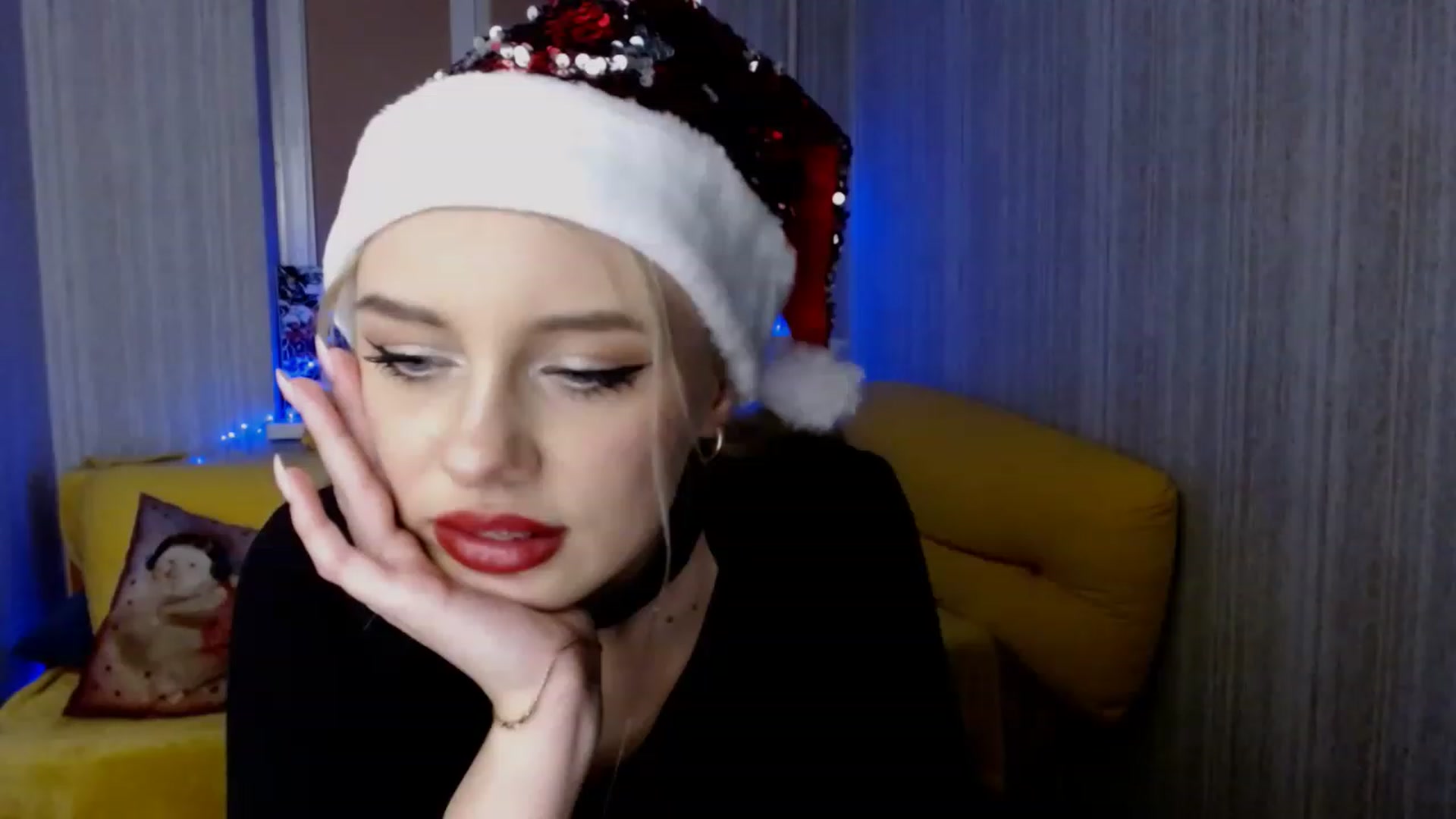Gallery image thumbnail from Ririma_xo's myfreecams stream on, 12/24/2022, 17:04 image 10 of 20