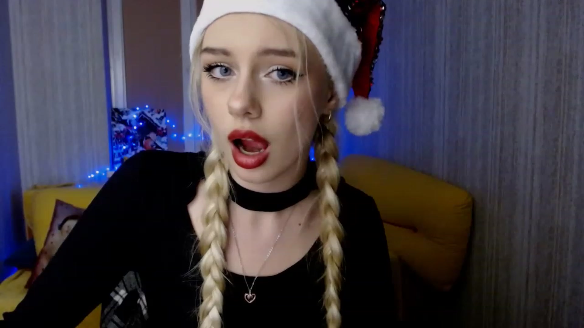 Gallery image thumbnail from Ririma_xo's myfreecams stream on, 12/24/2022, 17:04 image 9 of 20