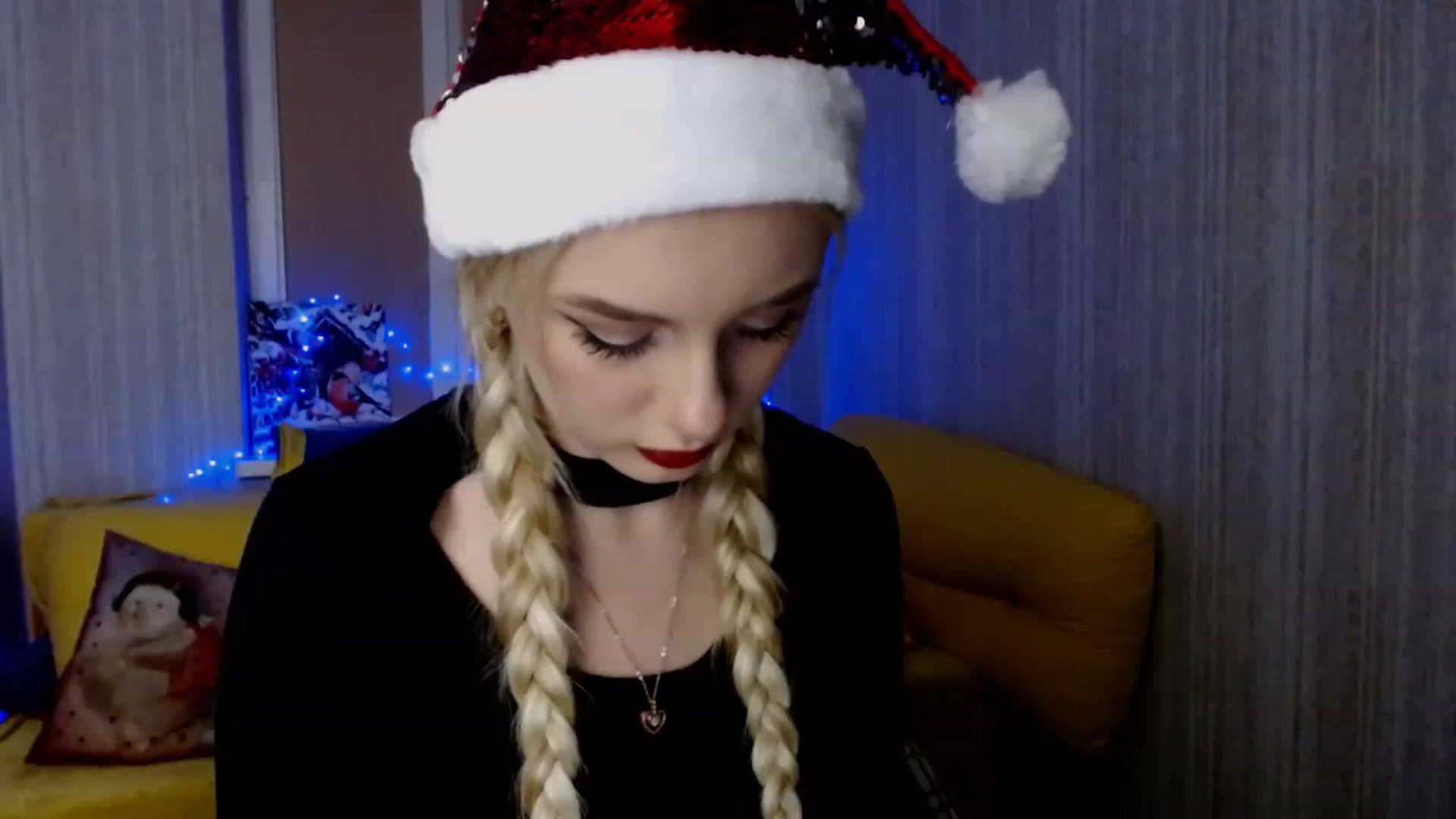 Gallery image thumbnail from Ririma_xo's myfreecams stream on, 12/24/2022, 17:04 image 1 of 20
