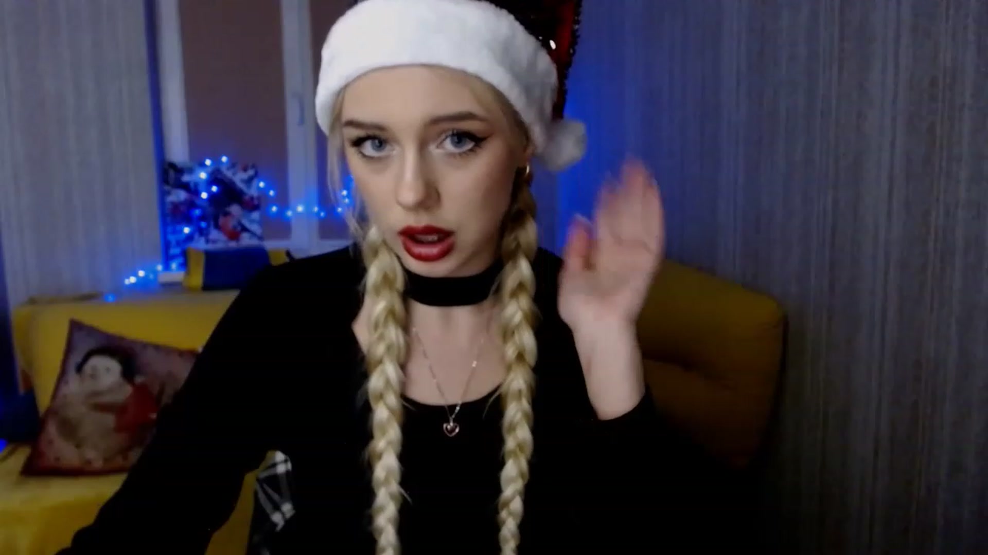Gallery image thumbnail from Ririma_xo's myfreecams stream on, 12/24/2022, 17:04 image 5 of 20