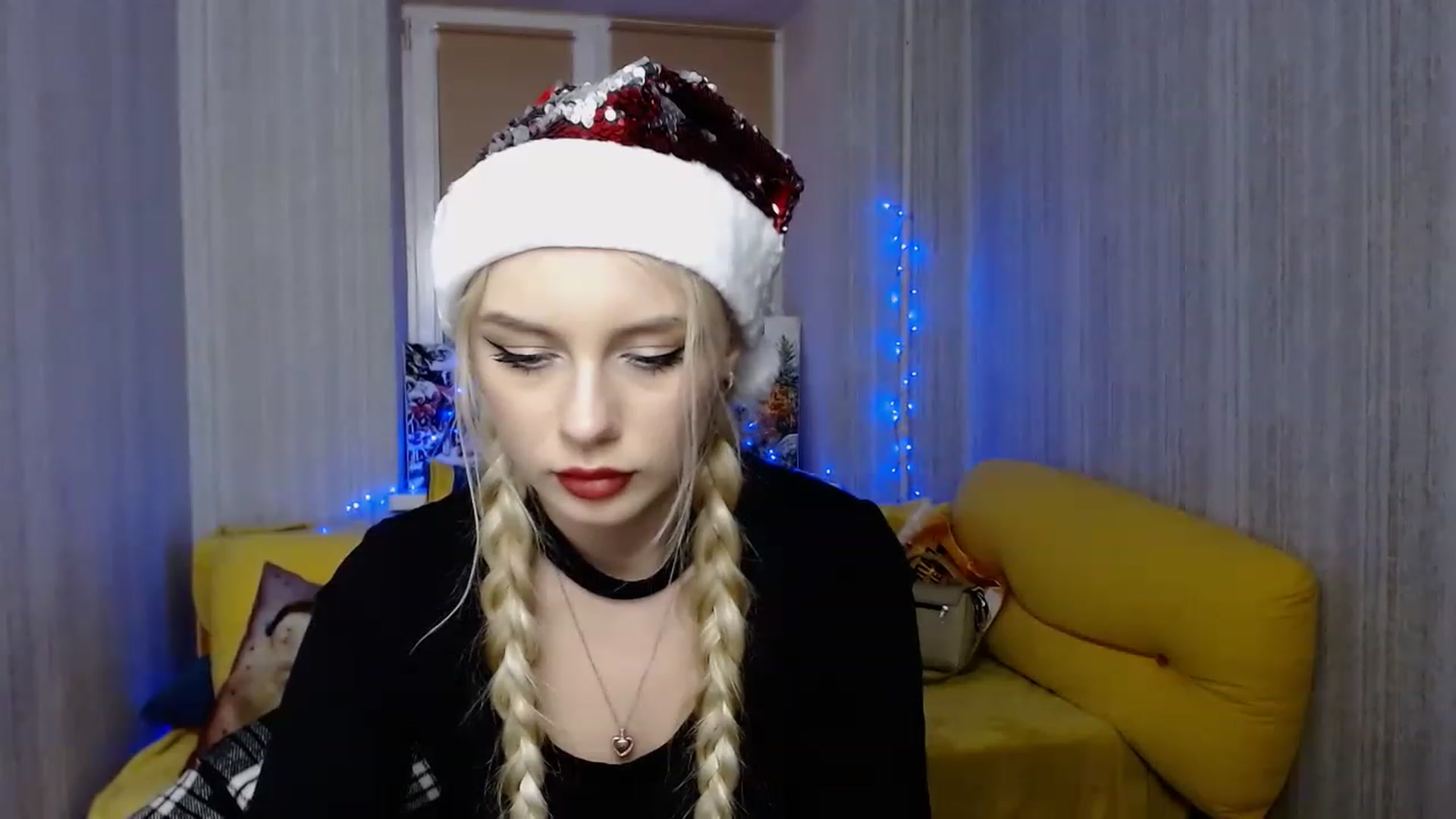 Gallery image thumbnail from Ririma_xo's myfreecams stream on, 12/24/2022, 17:04 image 19 of 20