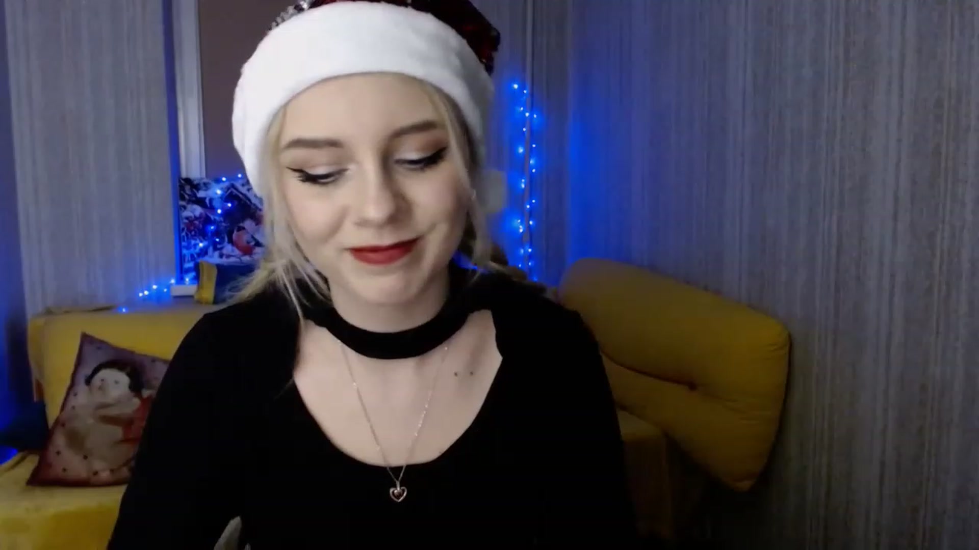 Gallery image thumbnail from Ririma_xo's myfreecams stream on, 12/24/2022, 17:04 image 14 of 20
