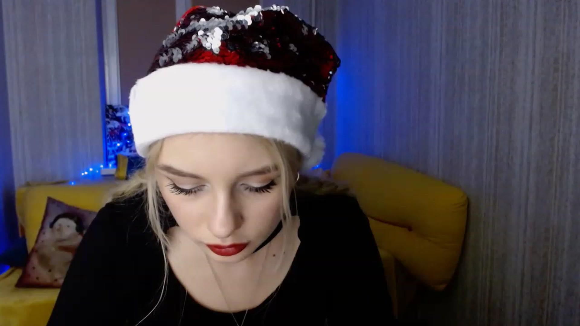 Gallery image thumbnail from Ririma_xo's myfreecams stream on, 12/24/2022, 17:04 image 15 of 20