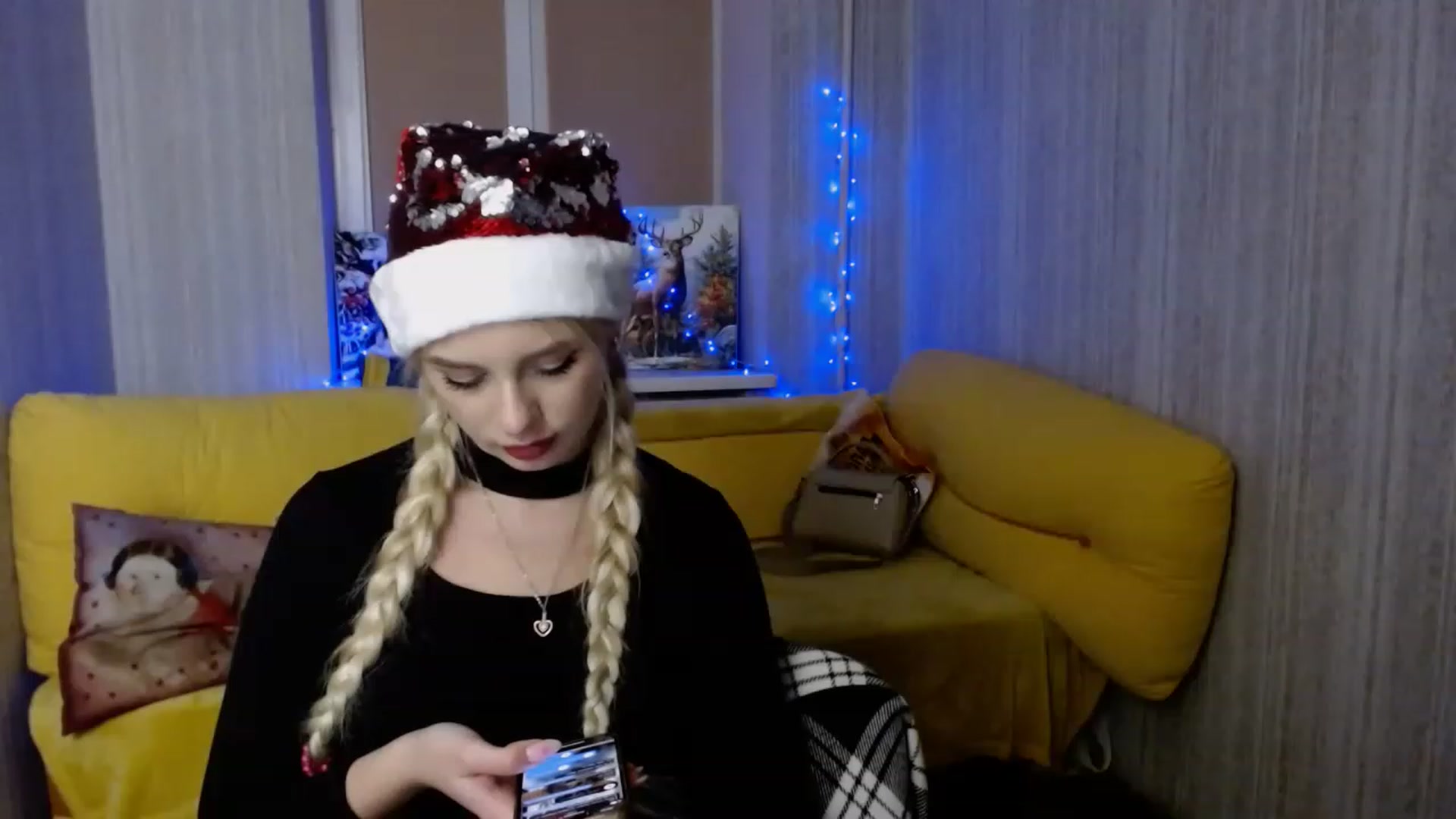 Gallery image thumbnail from Ririma_xo's myfreecams stream on, 12/24/2022, 18:58 image 5 of 20