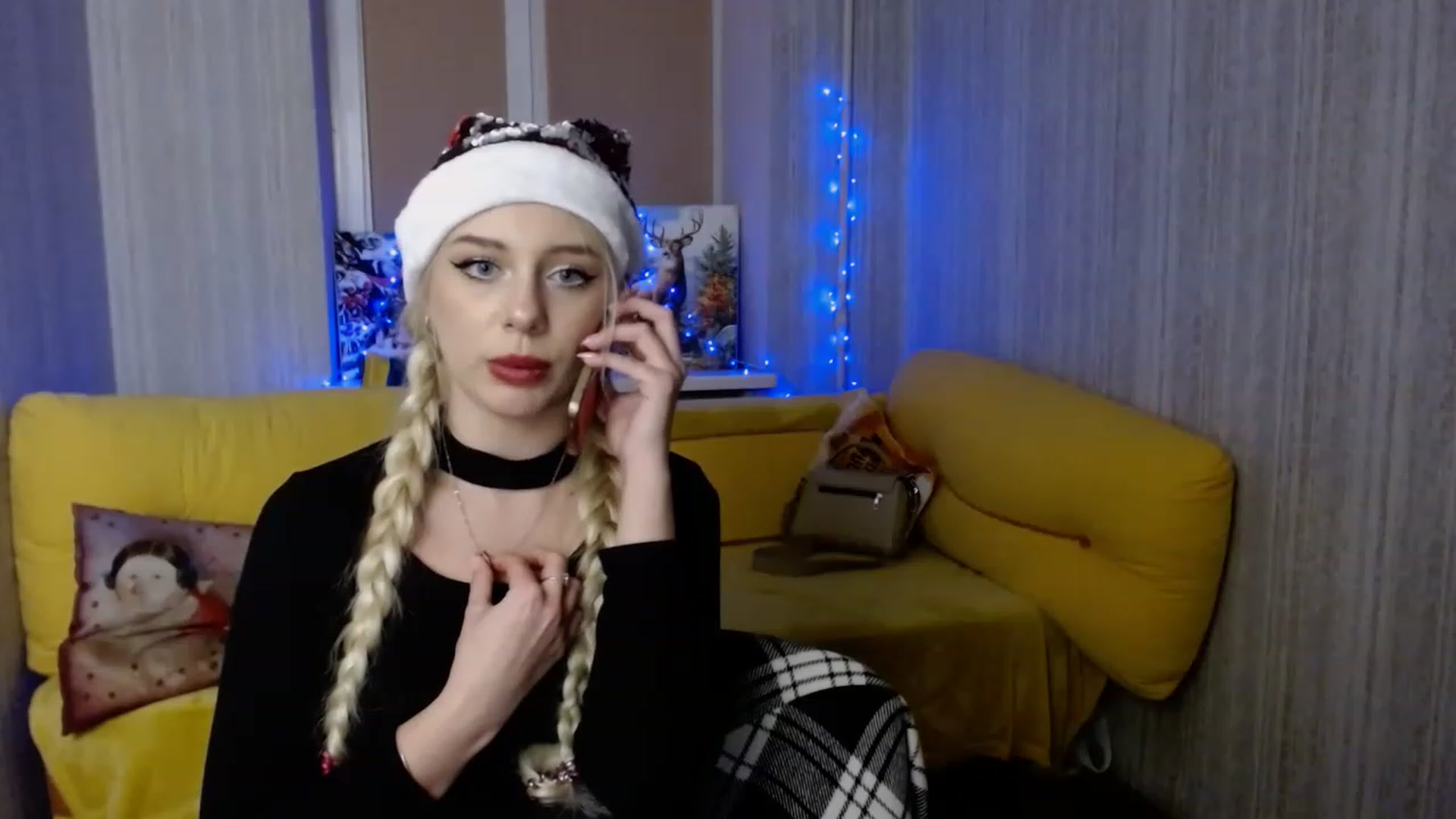 Gallery image thumbnail from Ririma_xo's myfreecams stream on, 12/24/2022, 18:58 image 4 of 20