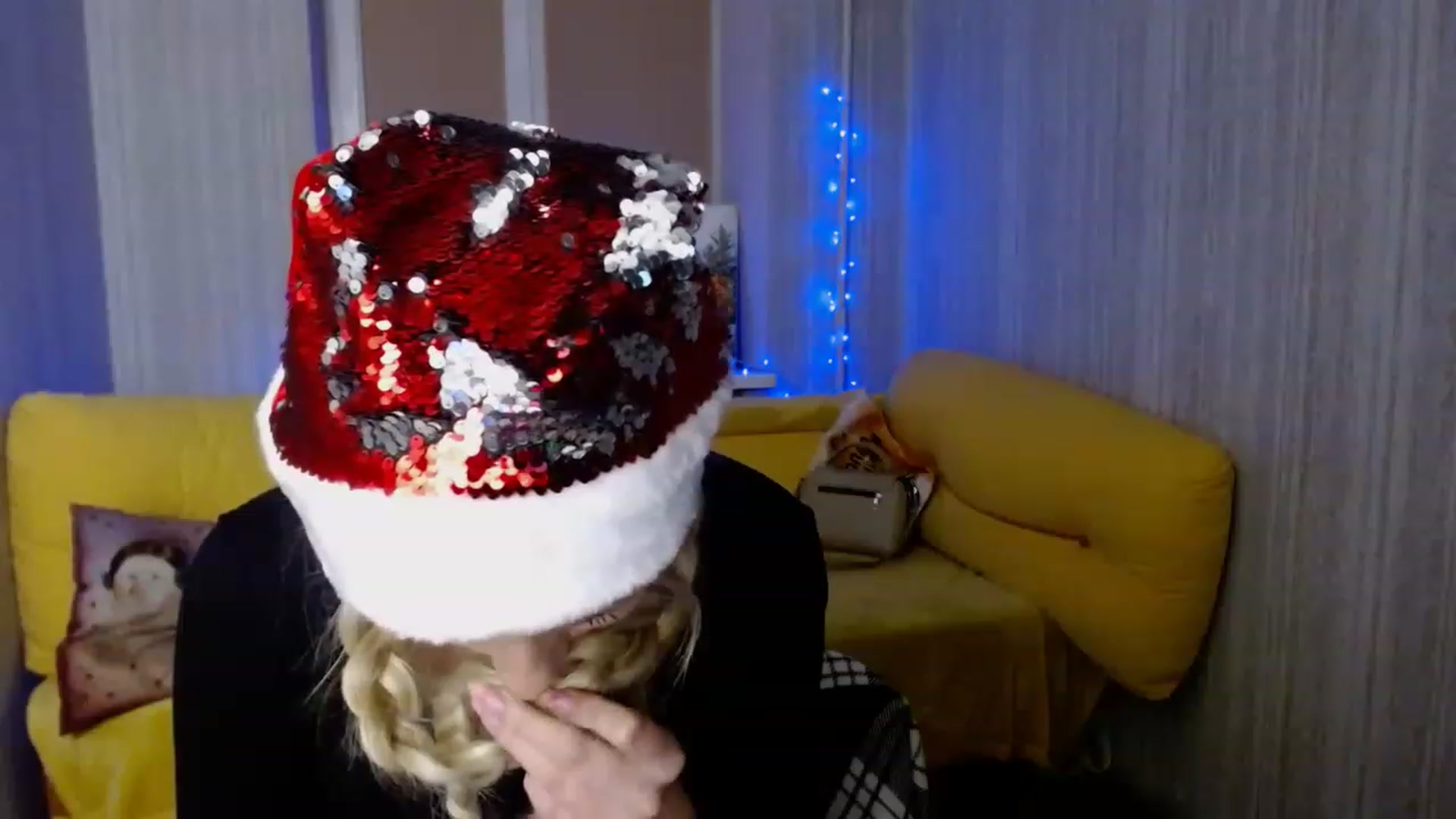 Gallery image thumbnail from Ririma_xo's myfreecams stream on, 12/24/2022, 18:58 image 2 of 20