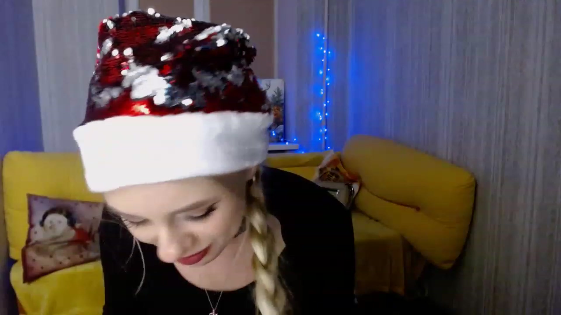 Gallery image thumbnail from Ririma_xo's myfreecams stream on, 12/24/2022, 18:58 image 13 of 20